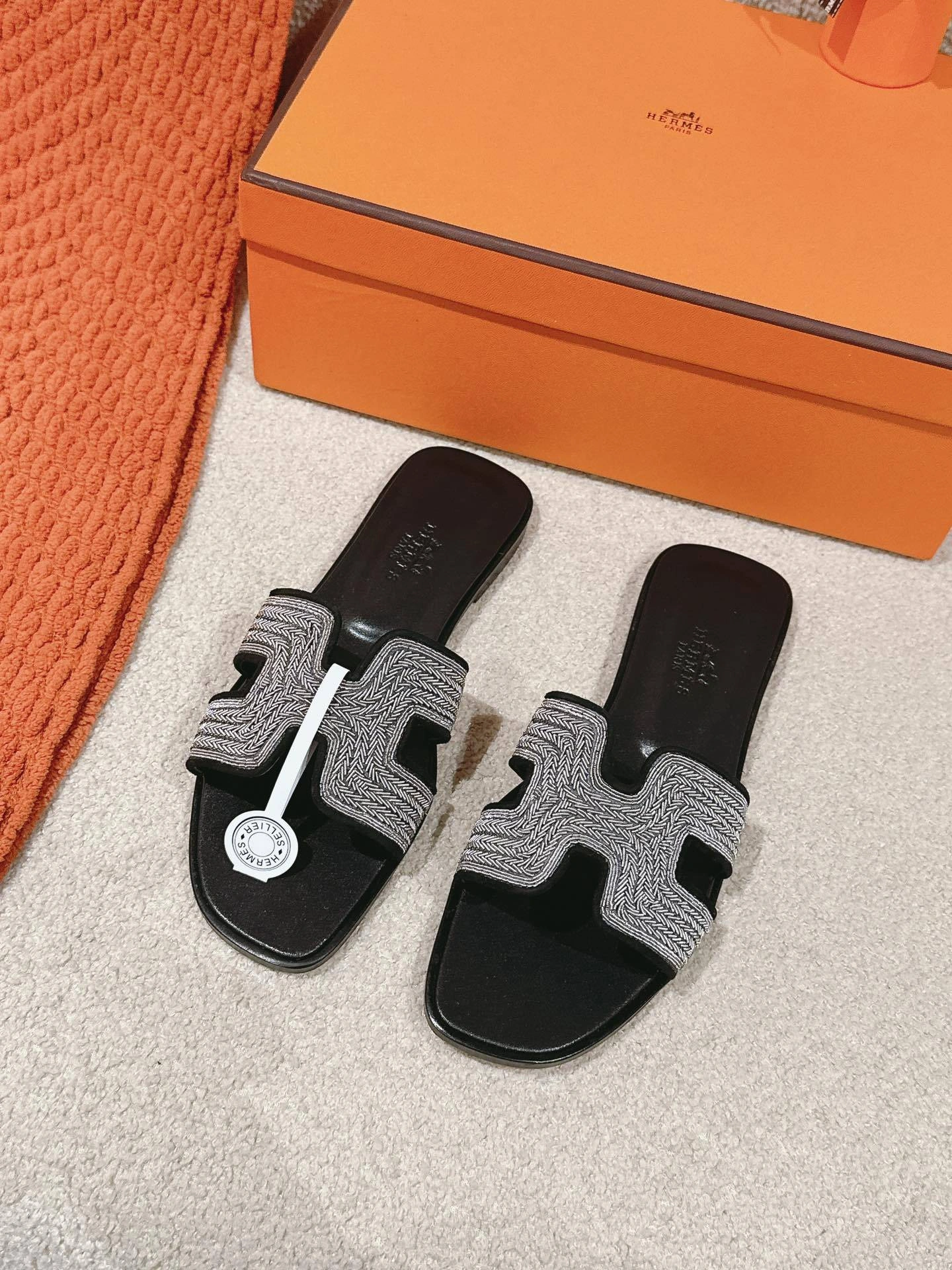 COCO-- H5r75s 192000Z 02 cowhide Oran item:E-X555C2313