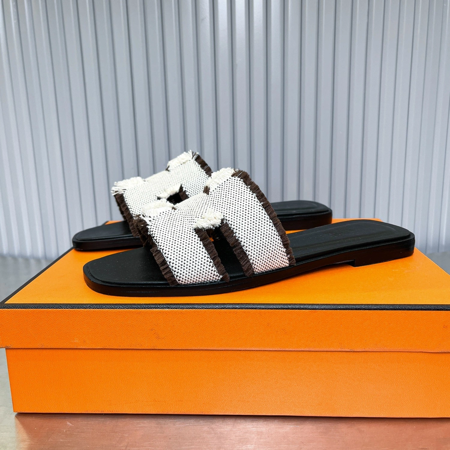 COCO-- H5r75s H231095Z PN sheepskin item:E-X194F2602