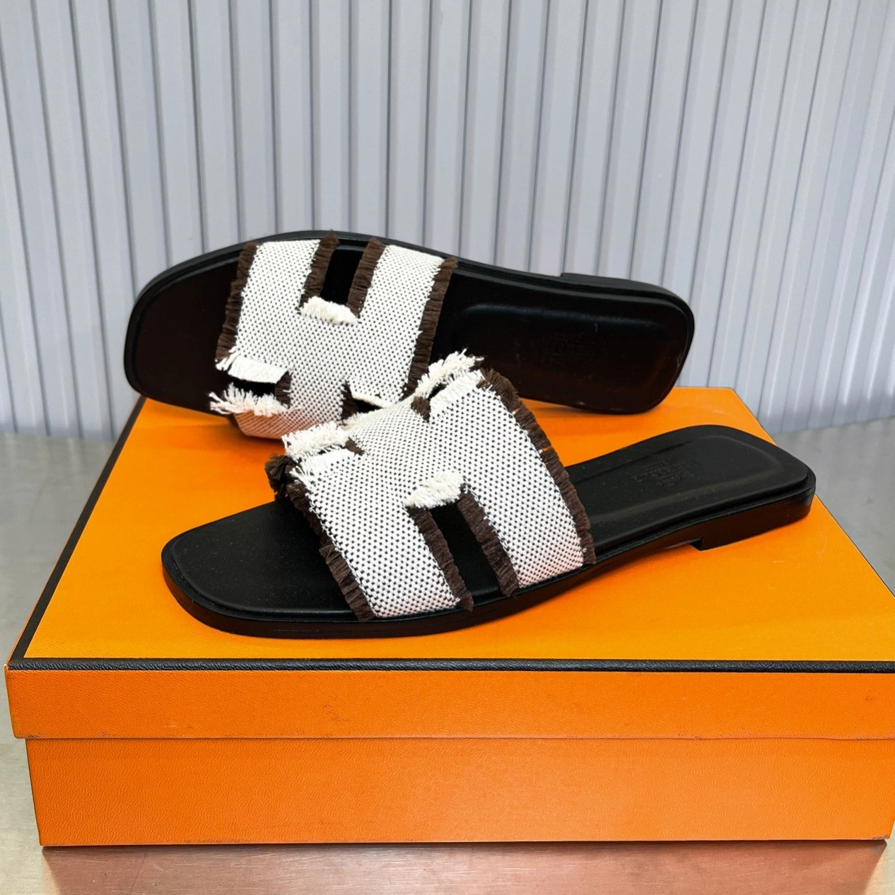 COCO-- H5r75s H231095Z PN sheepskin item:E-X194F2602