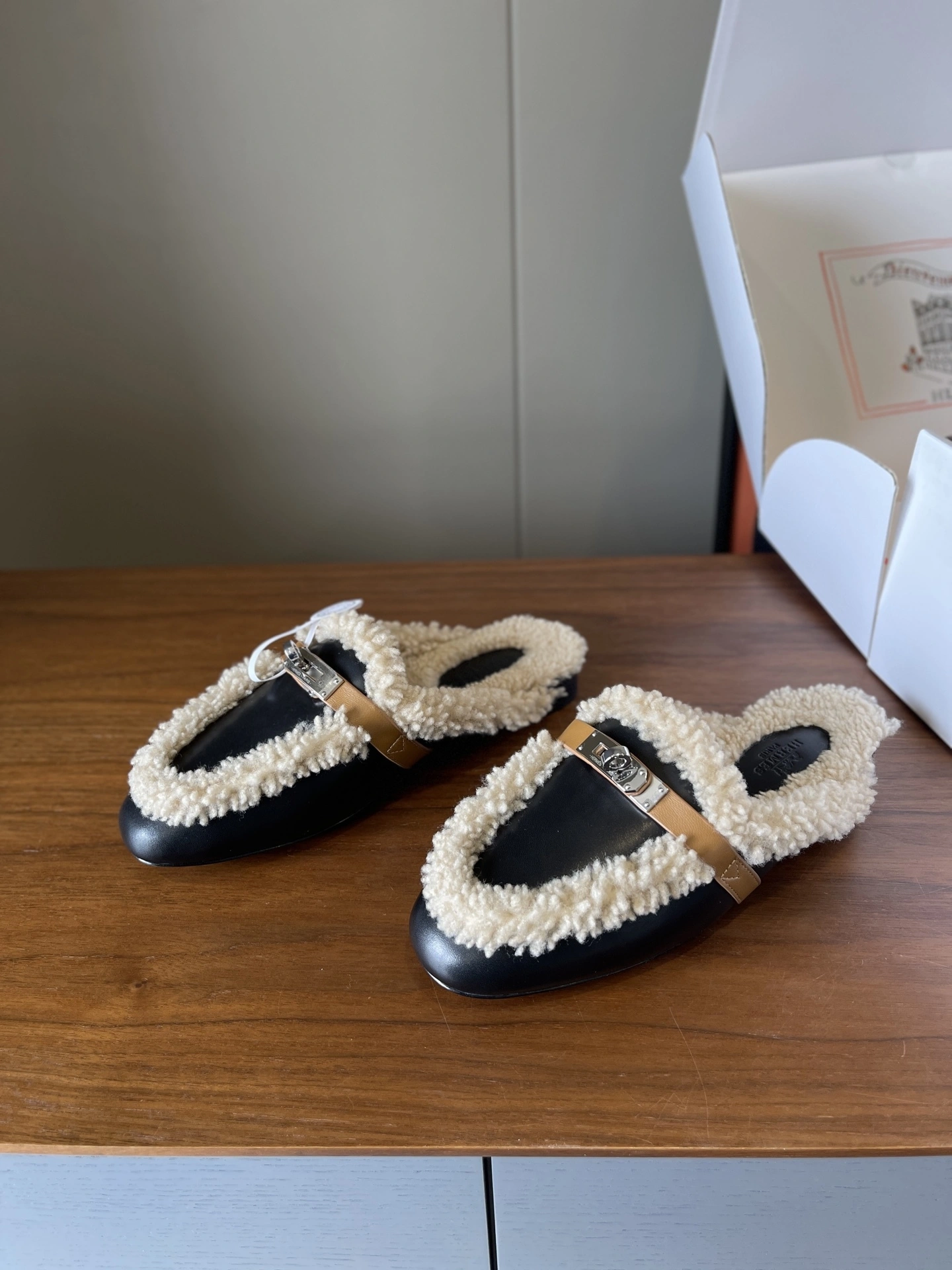 COCO-- H5r75s H232124Z 02 Calfskin wool item:E-X003L1231B