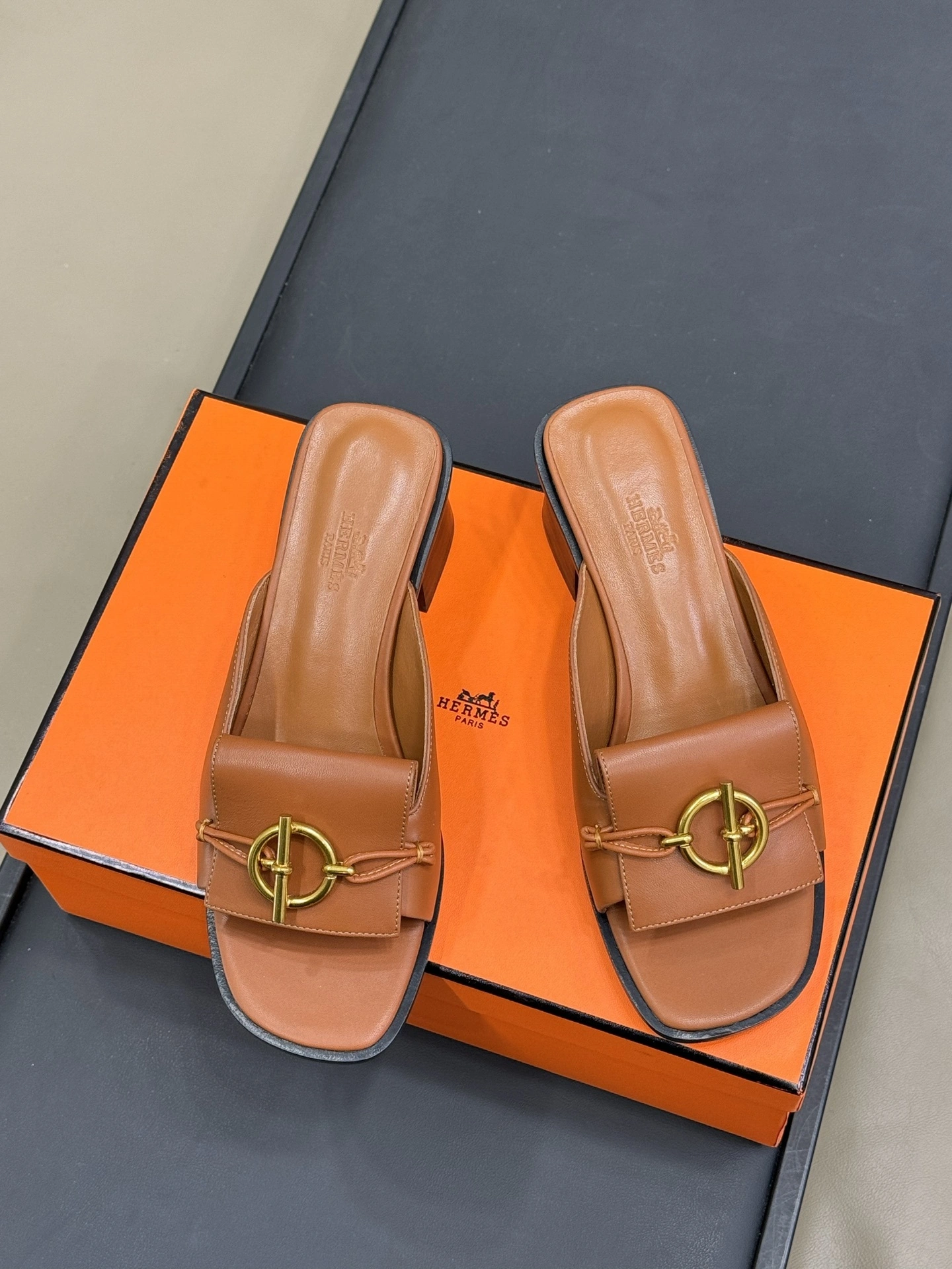 COCO-- H5r75s H241142Z A33 Calfskin Heel height：5CM item:E-X158C2308
