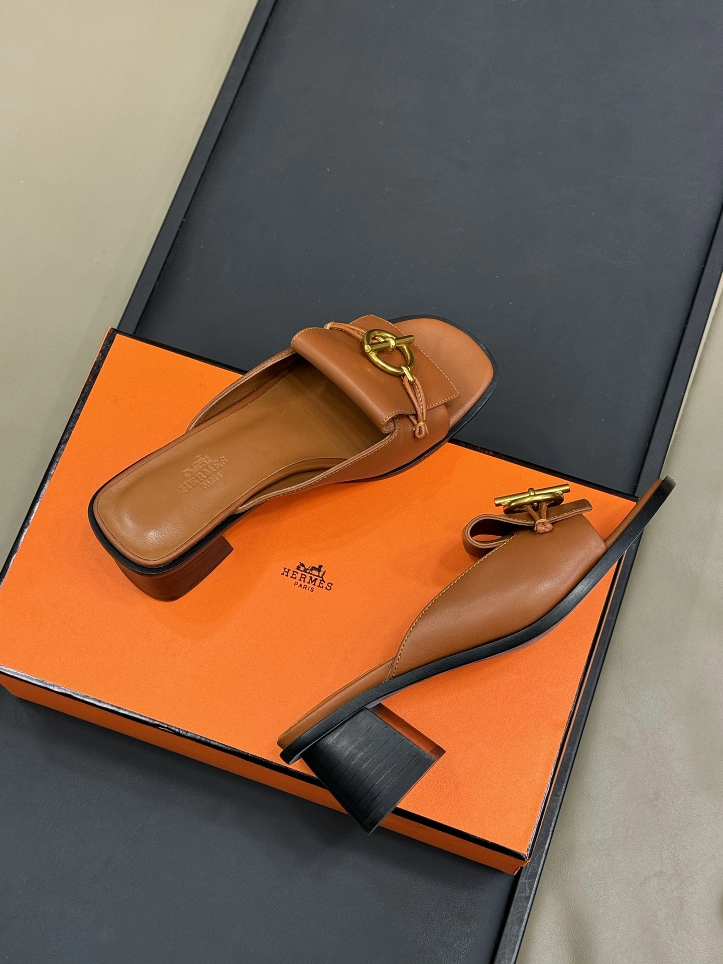 COCO-- H5r75s H241142Z A33 Calfskin Heel height：5CM item:E-X158C2308