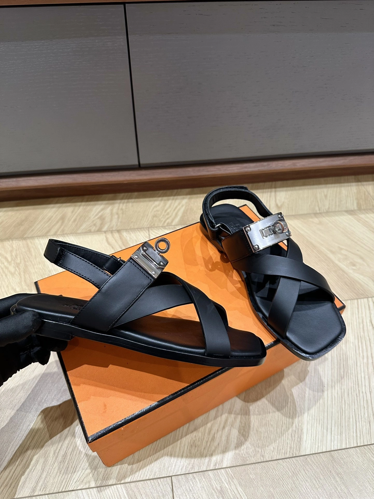 COCO-- H5r75s H241155Z 02 Calfskin item:D-X03E2177
