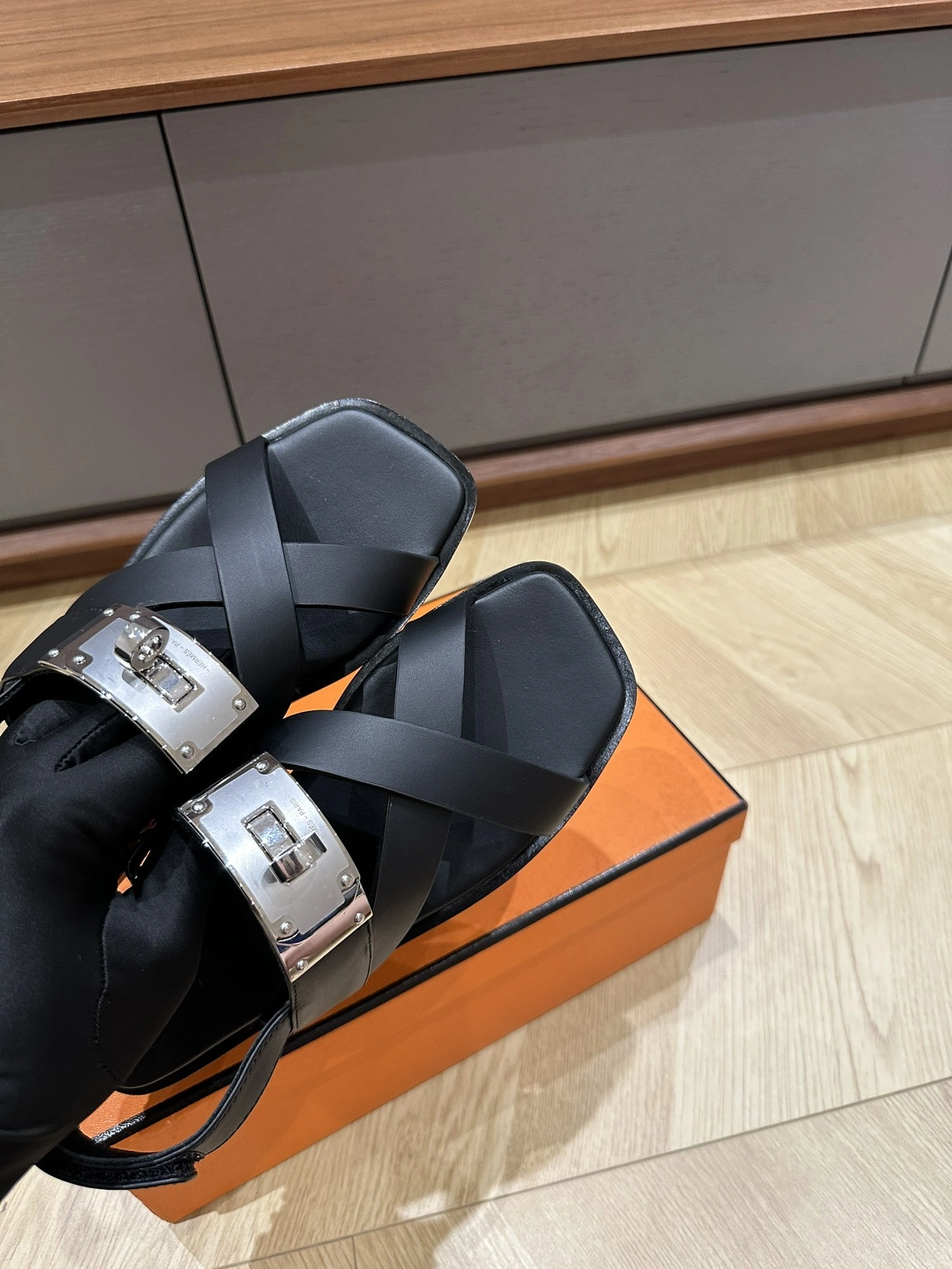 COCO-- H5r75s H241155Z 02 Calfskin item:D-X03E2177