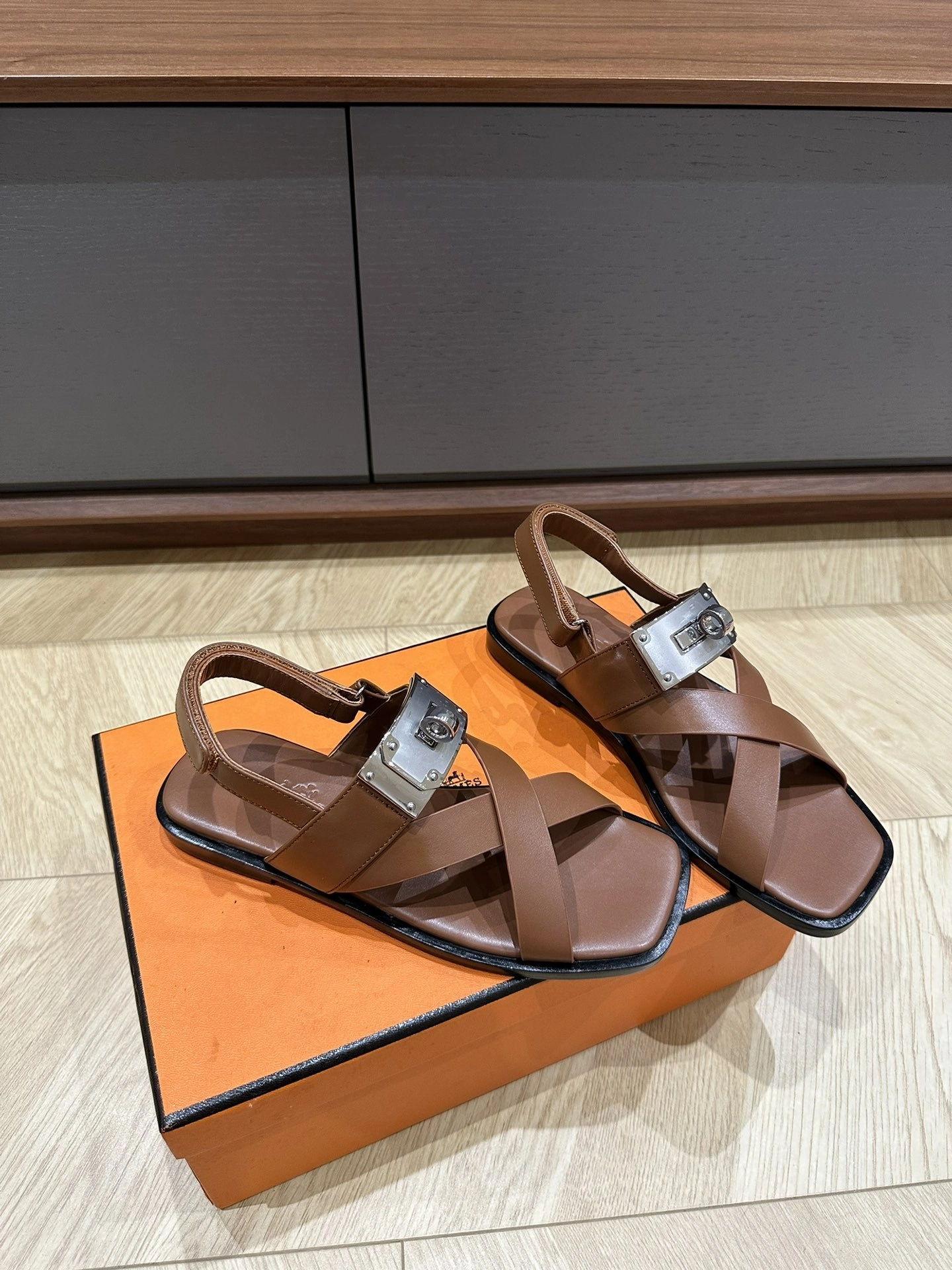 COCO-- H5r75s H241155Z 20 Calfskin item:D-X03E2176