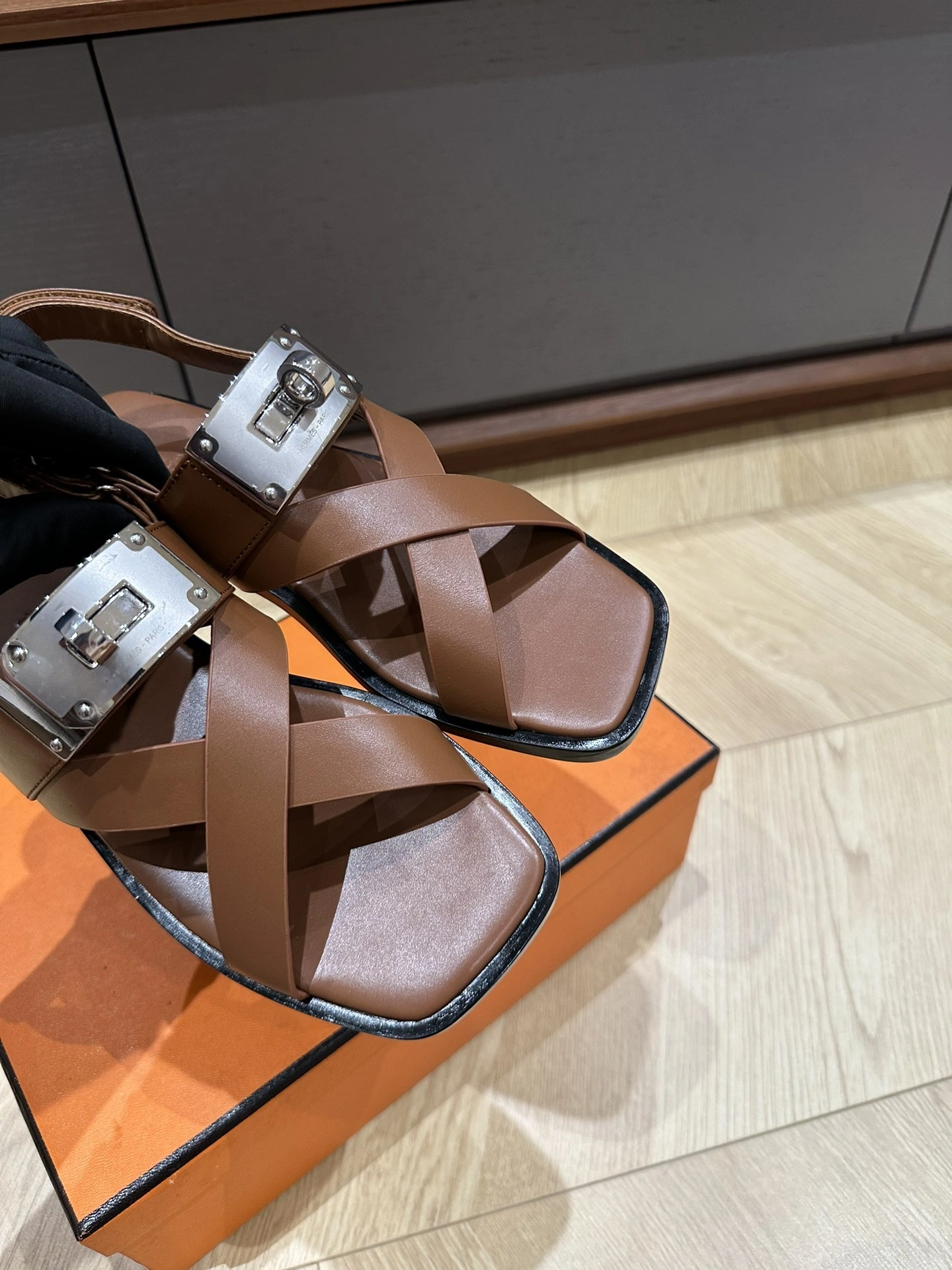 COCO-- H5r75s H241155Z 20 Calfskin item:D-X03E2176