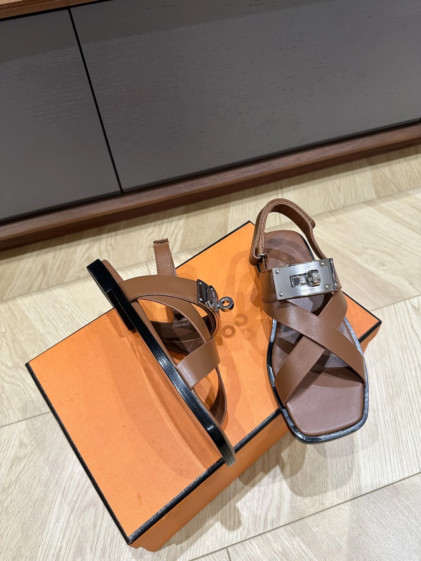 COCO-- H5r75s H241155Z 20 Calfskin item:D-X03E2176