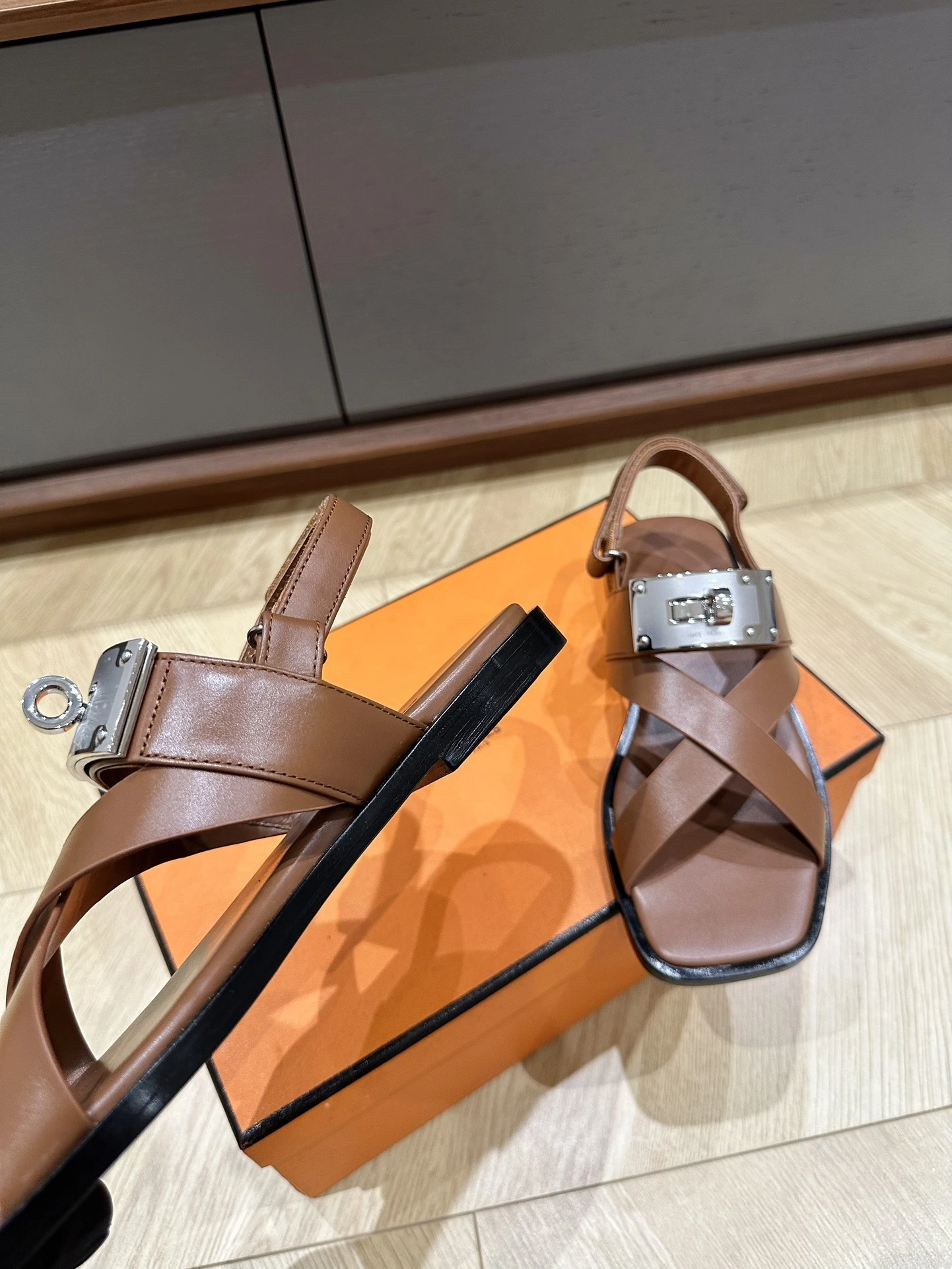 COCO-- H5r75s H241155Z 20 Calfskin item:D-X03E2176