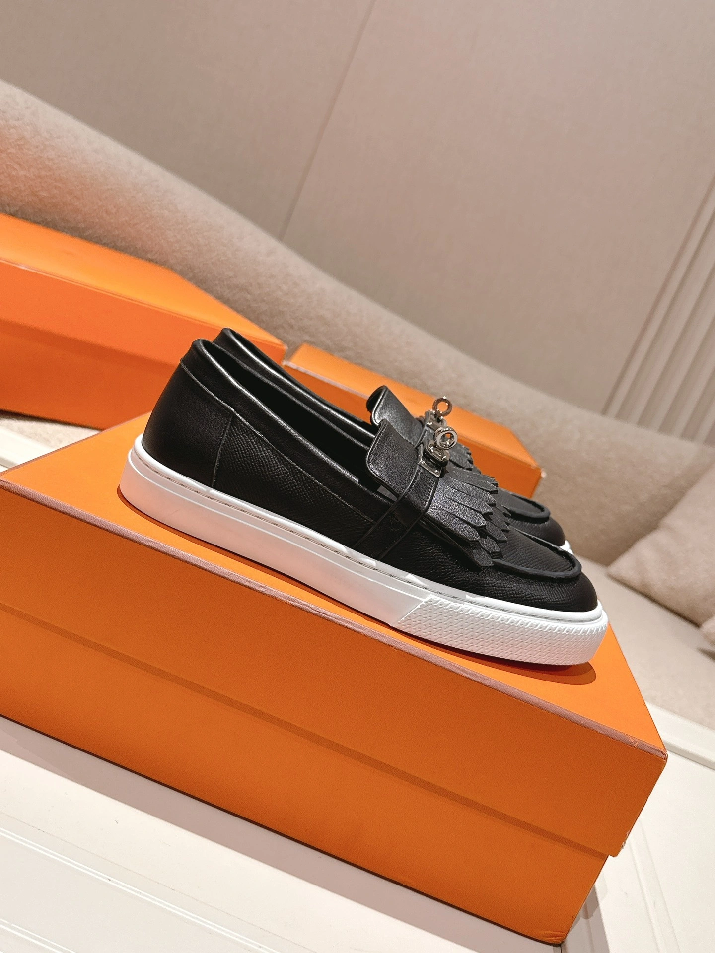 COCO-- H5r75s H241189Z 02 Calfskin sheepskin item：E-X000I0117