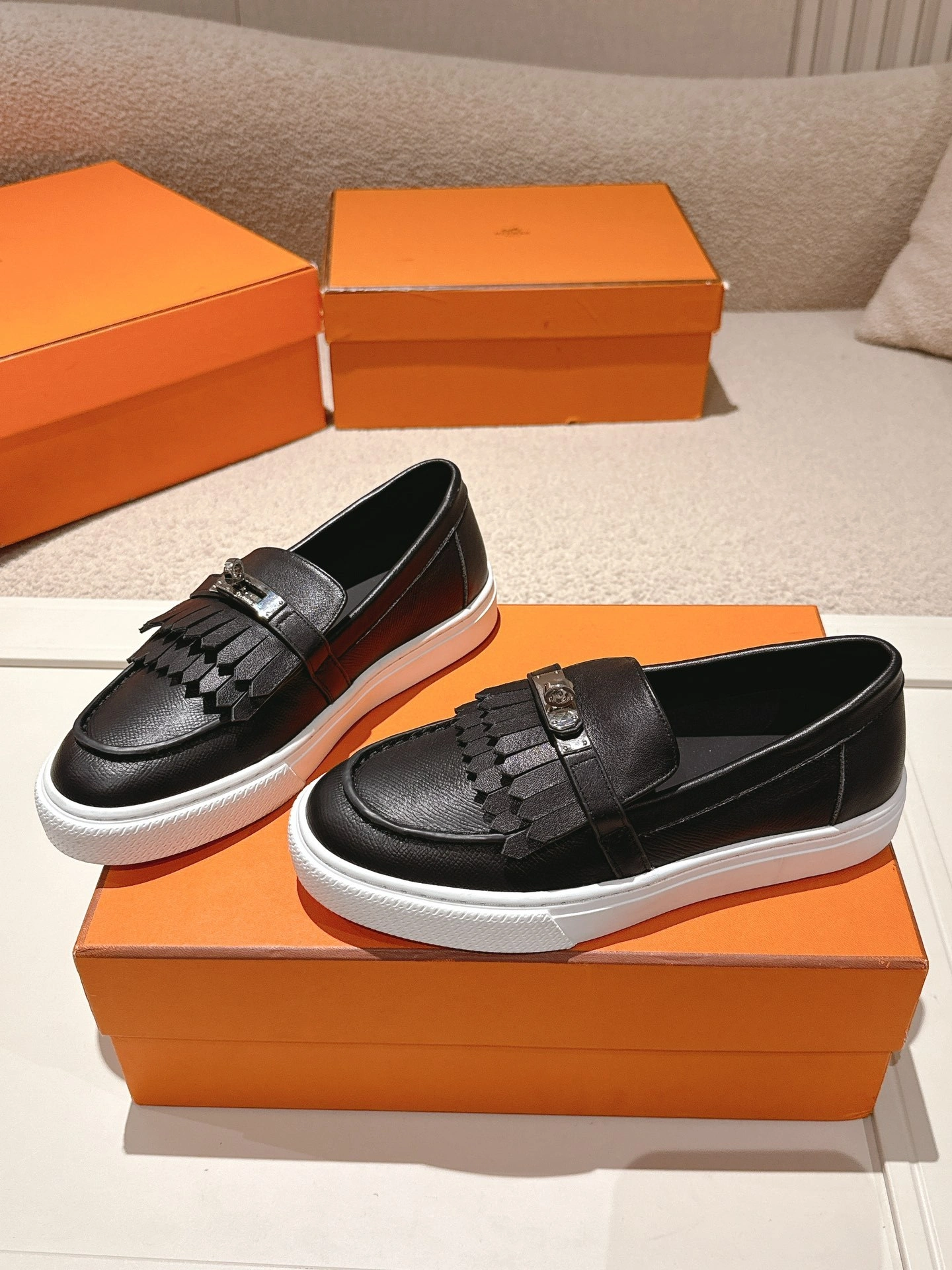 COCO-- H5r75s H241189Z 02 Calfskin sheepskin item：E-X000I0117