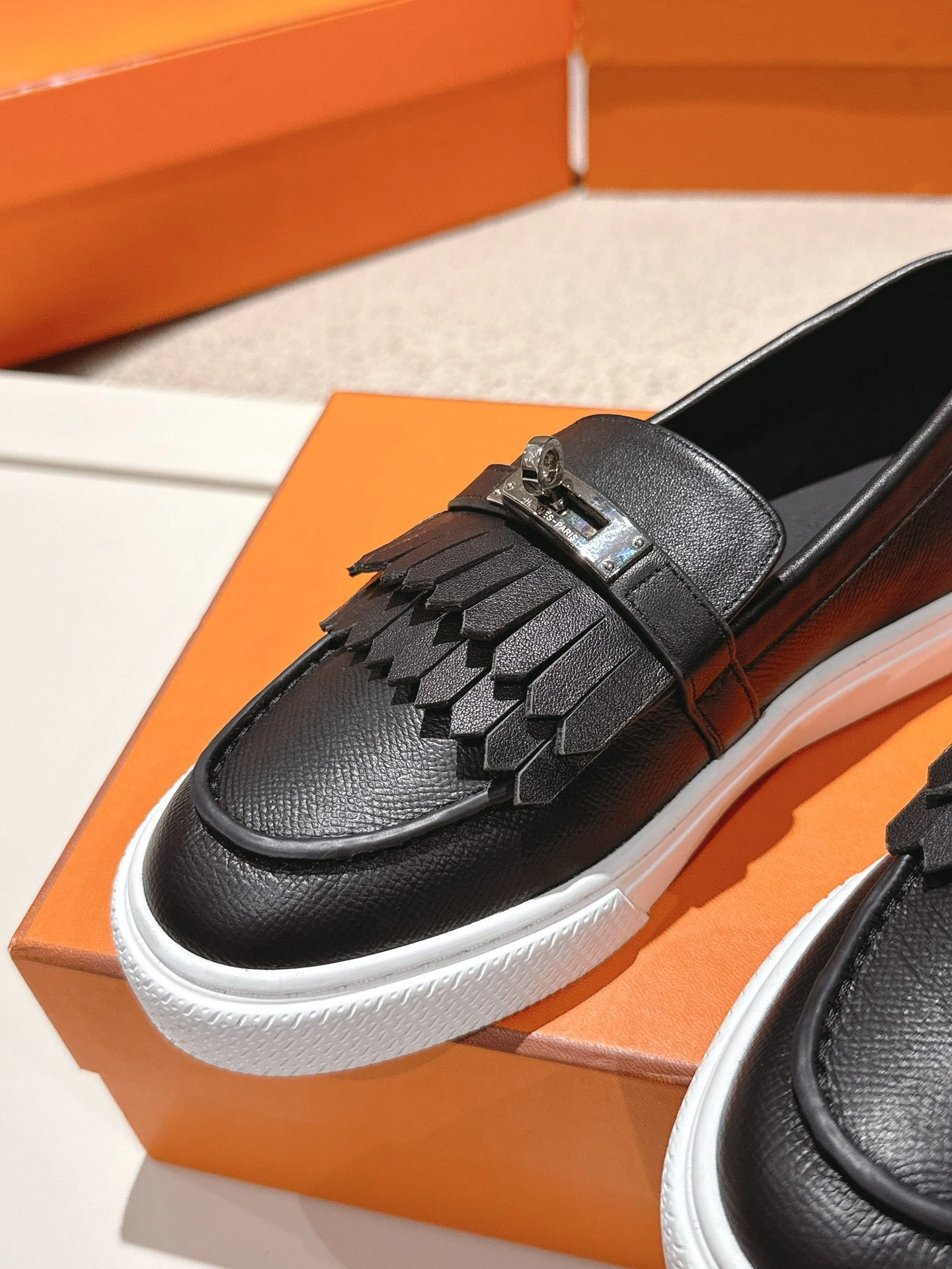 COCO-- H5r75s H241189Z 02 Calfskin sheepskin item：E-X000I0117