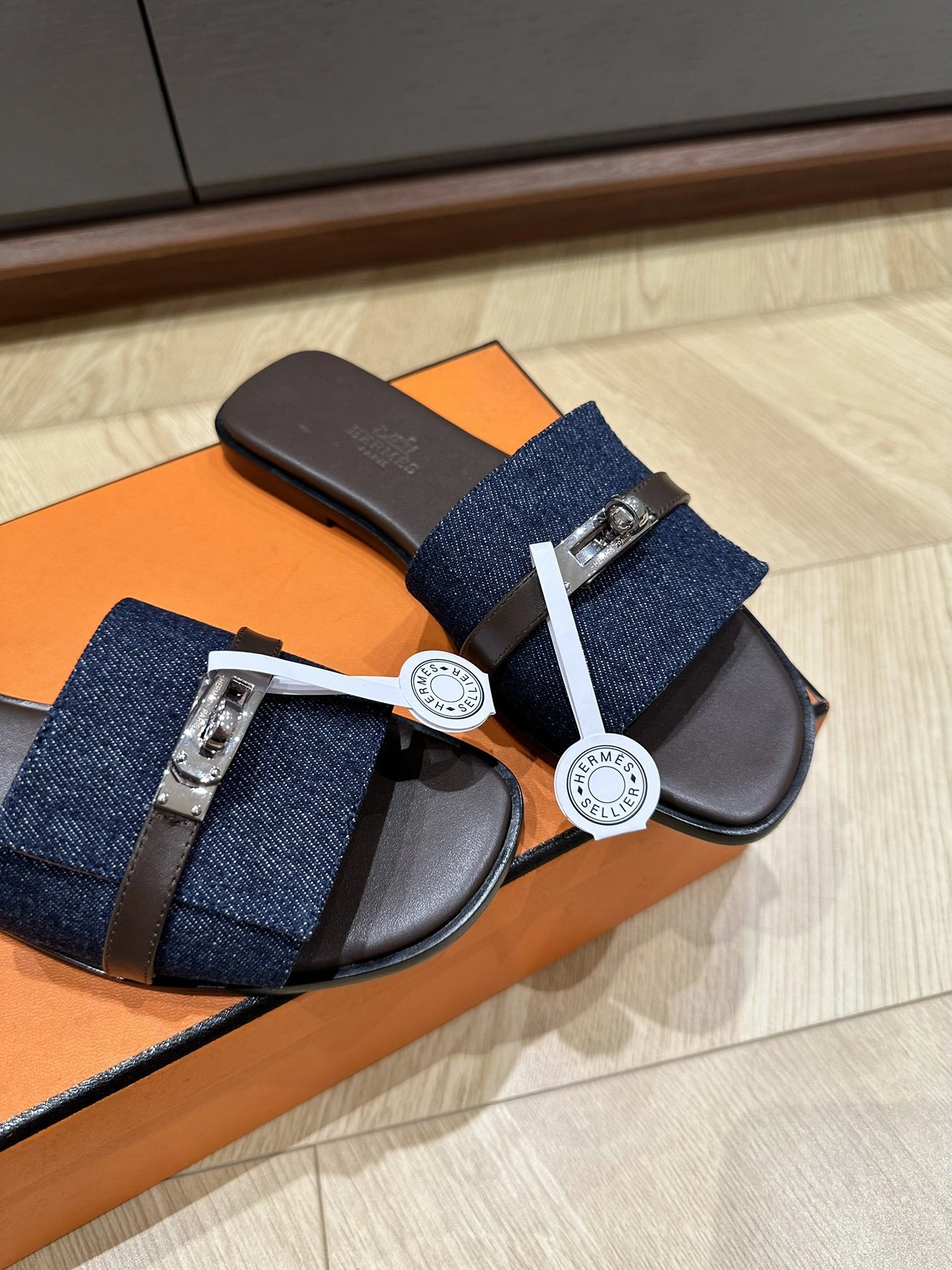 COCO-- H5r75s H241889Z H48 item:D-X03E2172