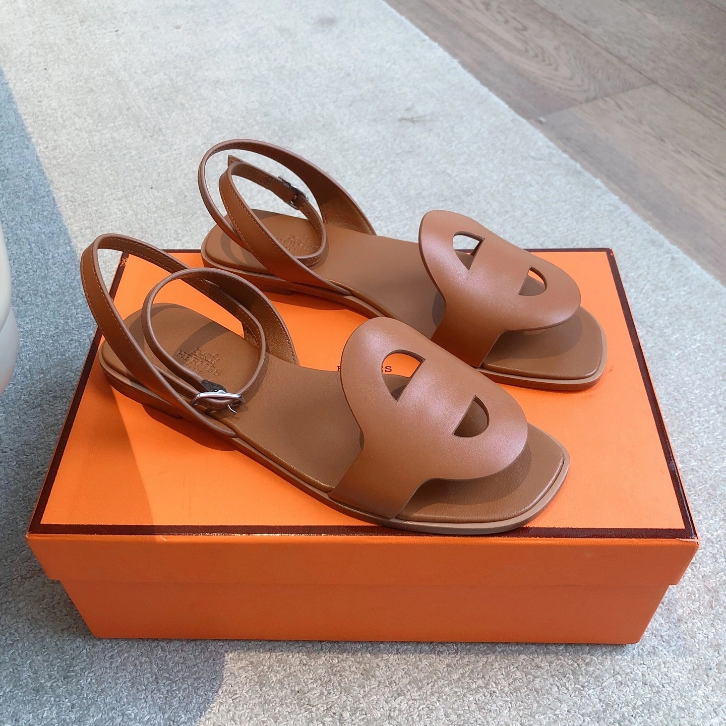 COCO-- H5r75s H242061Z 203 Calfskin item:E-X158C3048