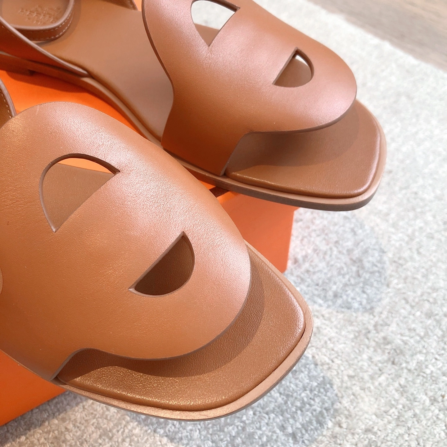 COCO-- H5r75s H242061Z 203 Calfskin item:E-X158C3048
