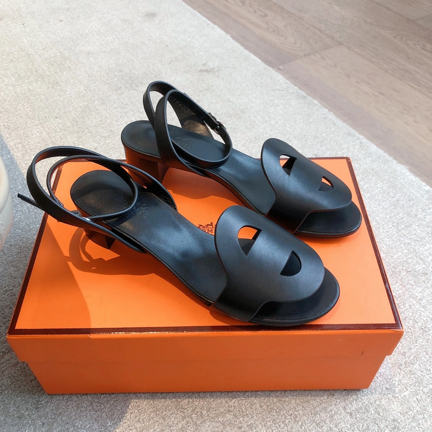 COCO-- H5r75s H242062Z 02 Calfskin item:E-X158C3047