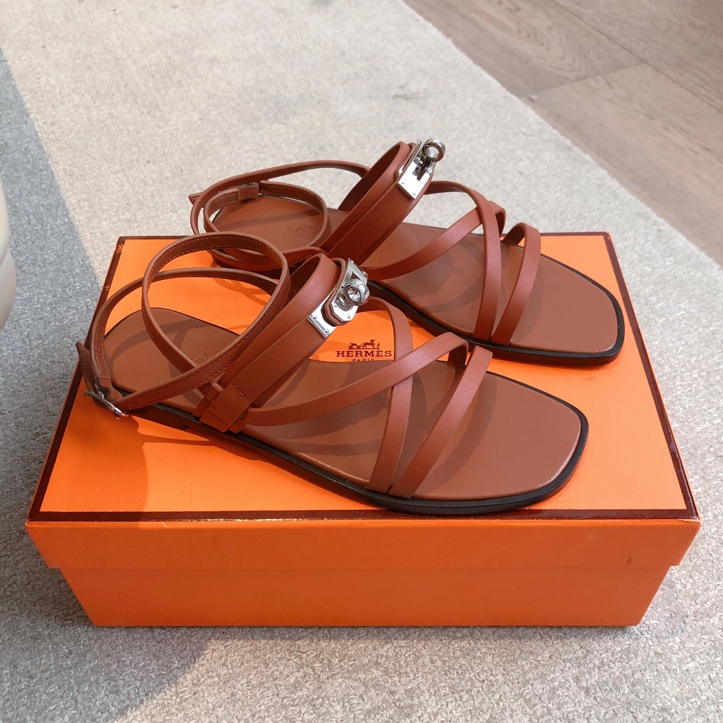 COCO-- H5r75s H242104Z 20 Eclair Calfskin item:E-X002C2329