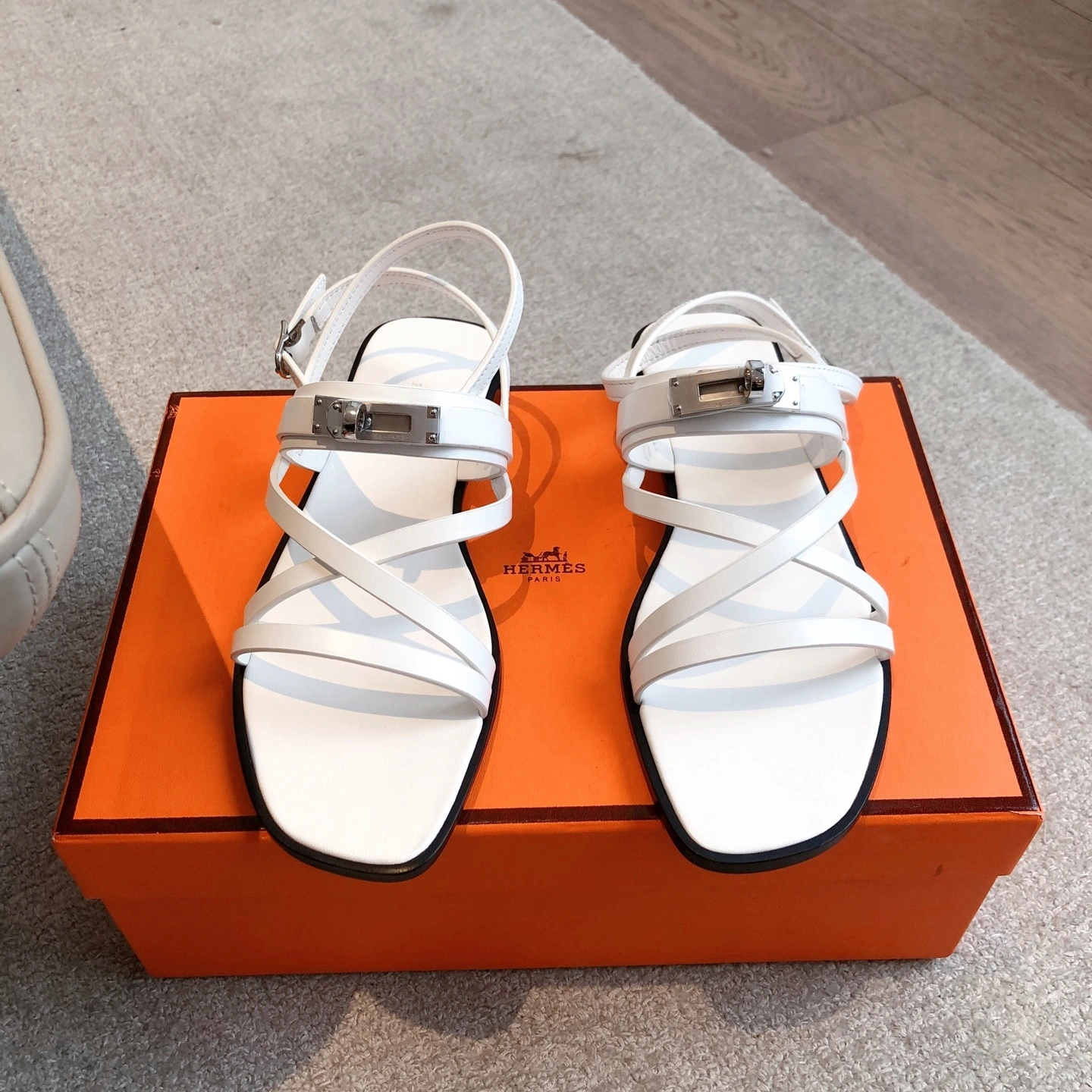 COCO-- H5r75s H242104Z 90 Eclair Calfskin item:E-X002C2331