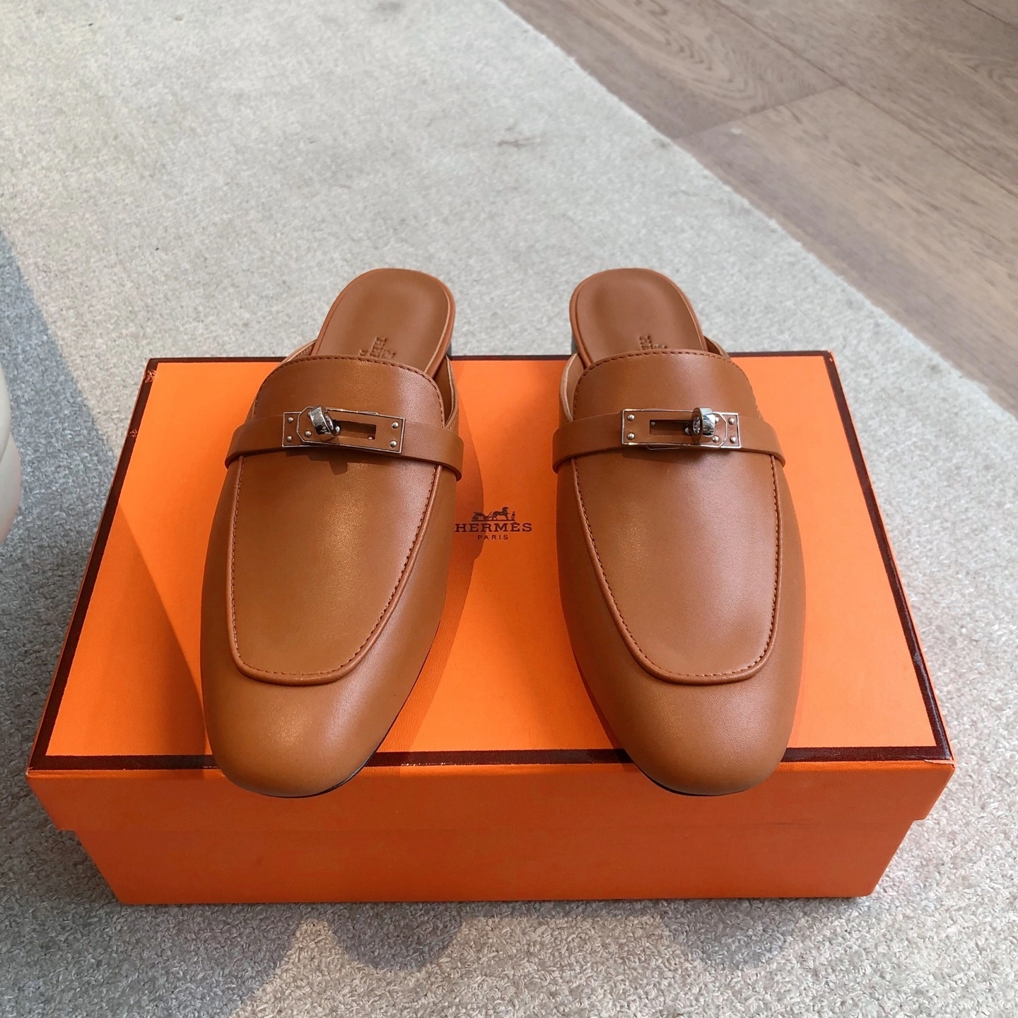 COCO-- H5r75s H251051Z VA3 Calfskin item:E-X032E1448W