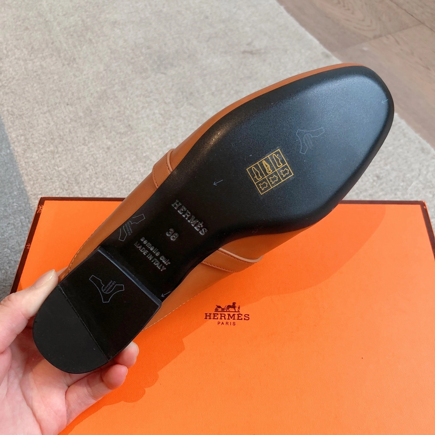 COCO-- H5r75s H251051Z VA3 Calfskin item:E-X032E1448W