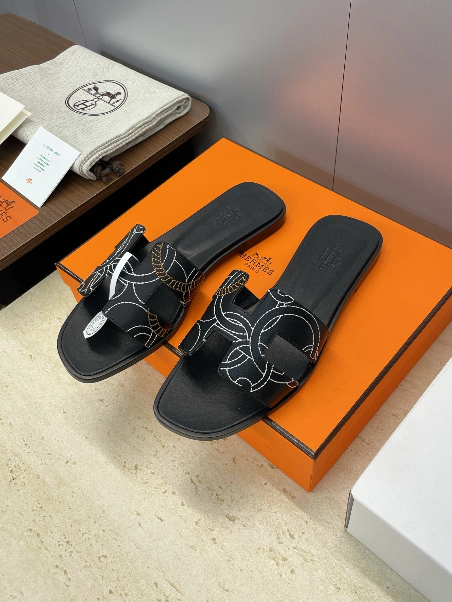 COCO-- H5r75s H252176Z 023 Calfskin item:E-X362K2811