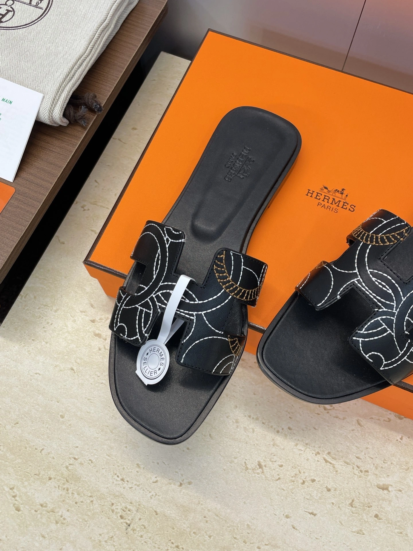 COCO-- H5r75s H252176Z 023 Calfskin item:E-X362K2811