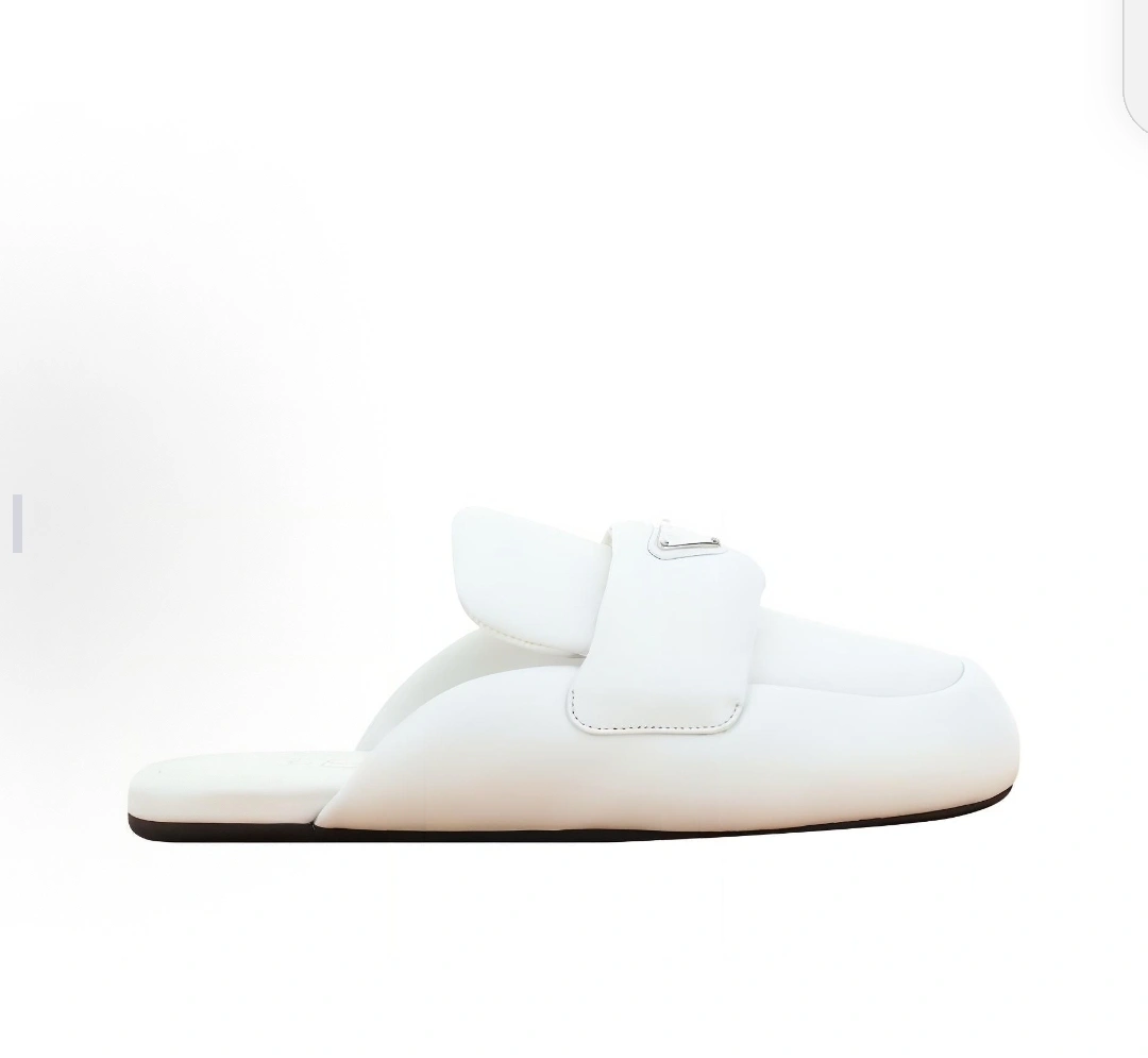 COCO-- Pr141 1D109N_2DL8_F0009_F_005 sheepskin item:E-X158D0216