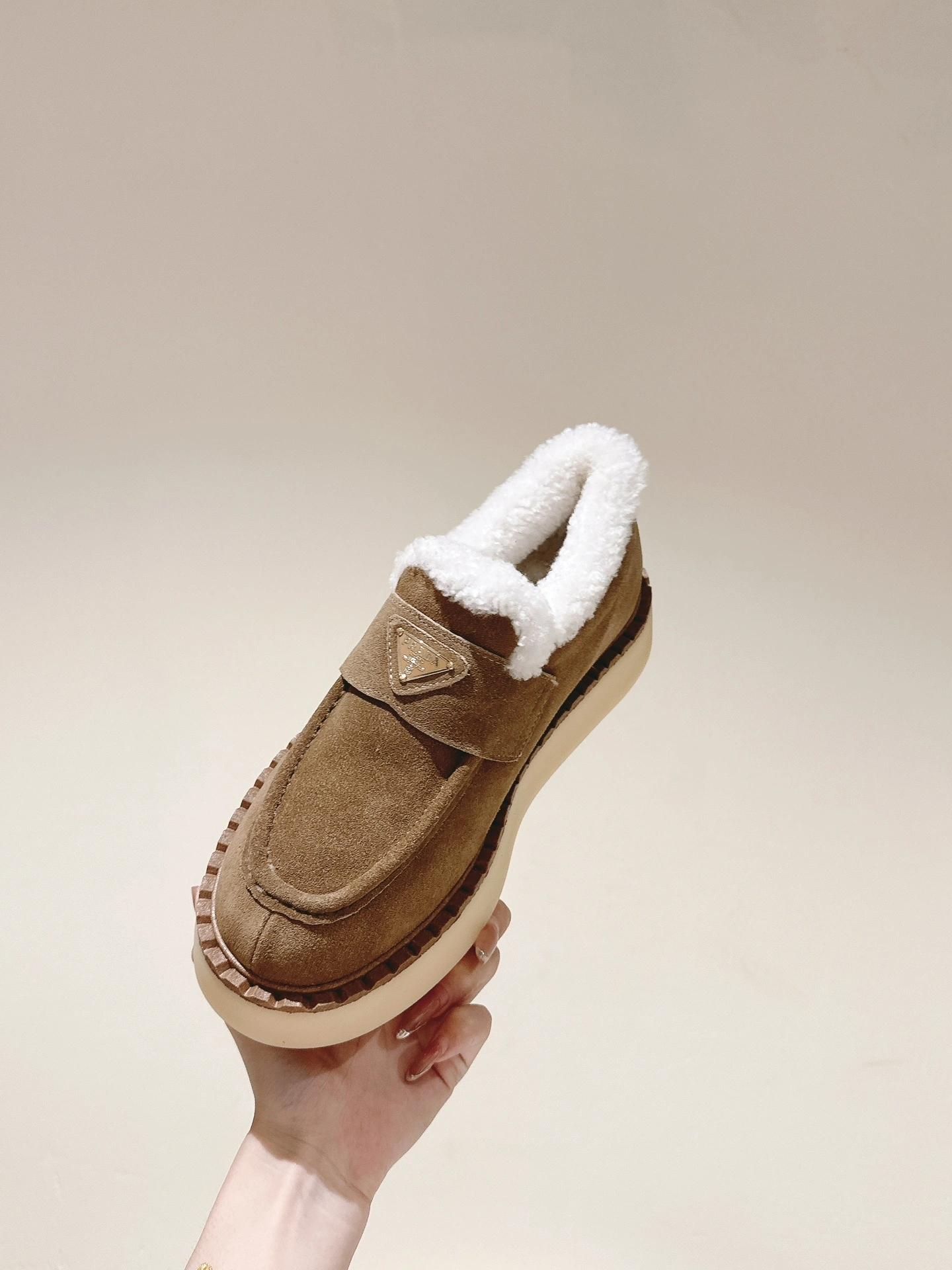 COCO-- Pr141 1D717N_X0O_F0401_F_ZG50 wool item：E-X362I0617