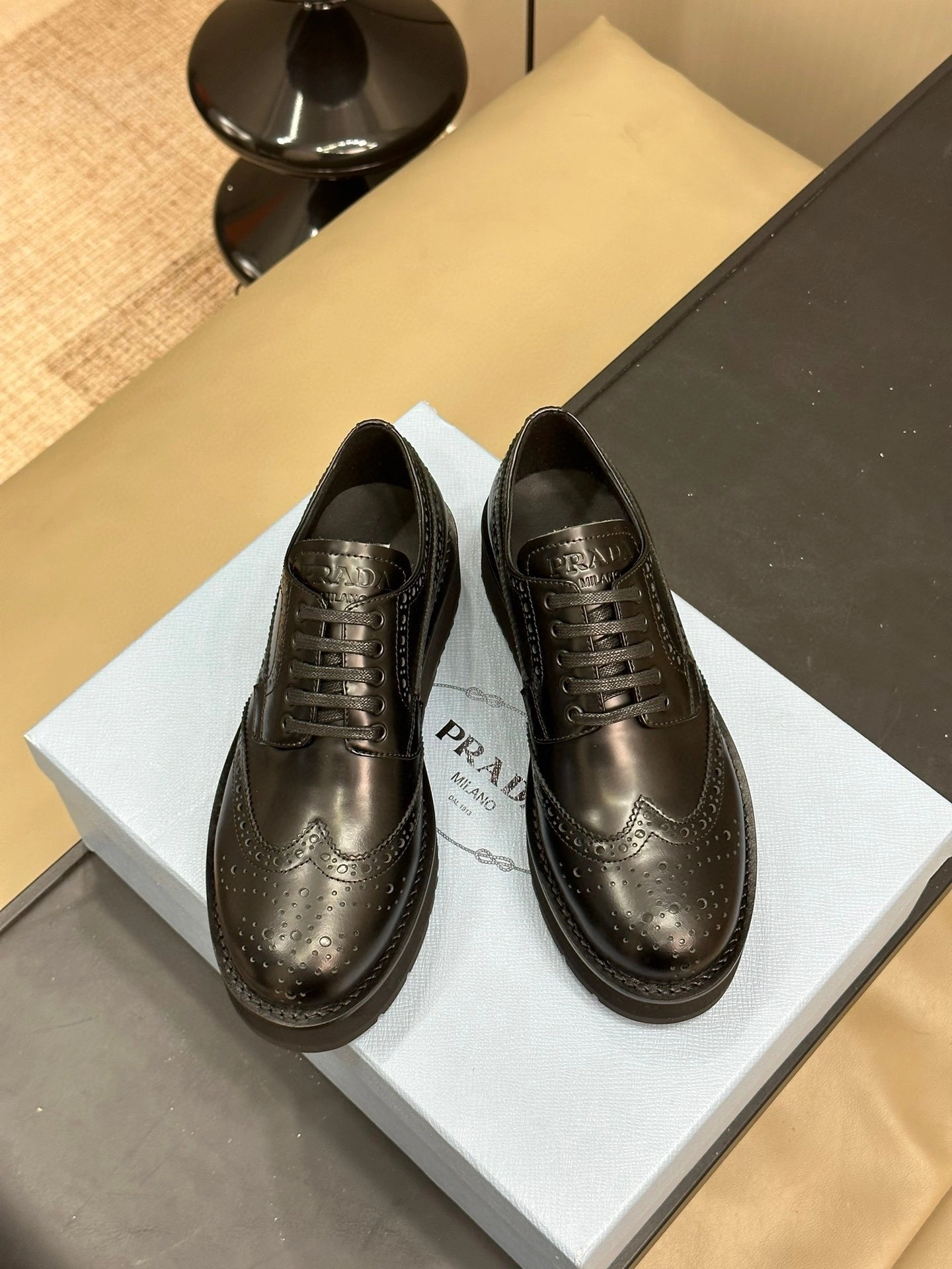 COCO-- Pr141 1E511N_055_F0002_F_045 Calfskin item:D-X000H2848