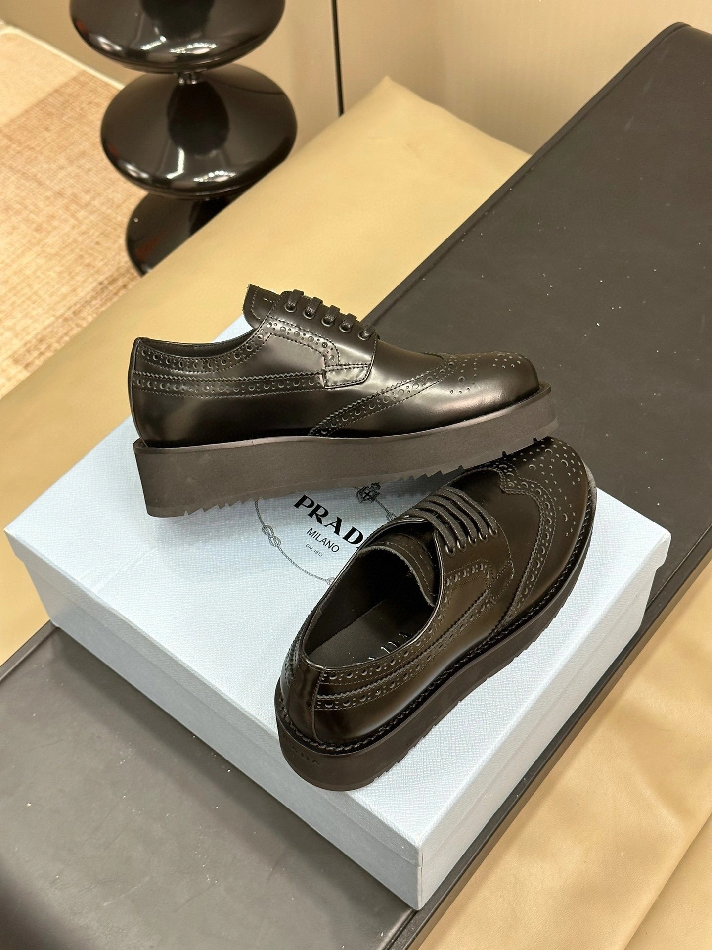 COCO-- Pr141 1E511N_055_F0002_F_045 Calfskin item:D-X000H2848
