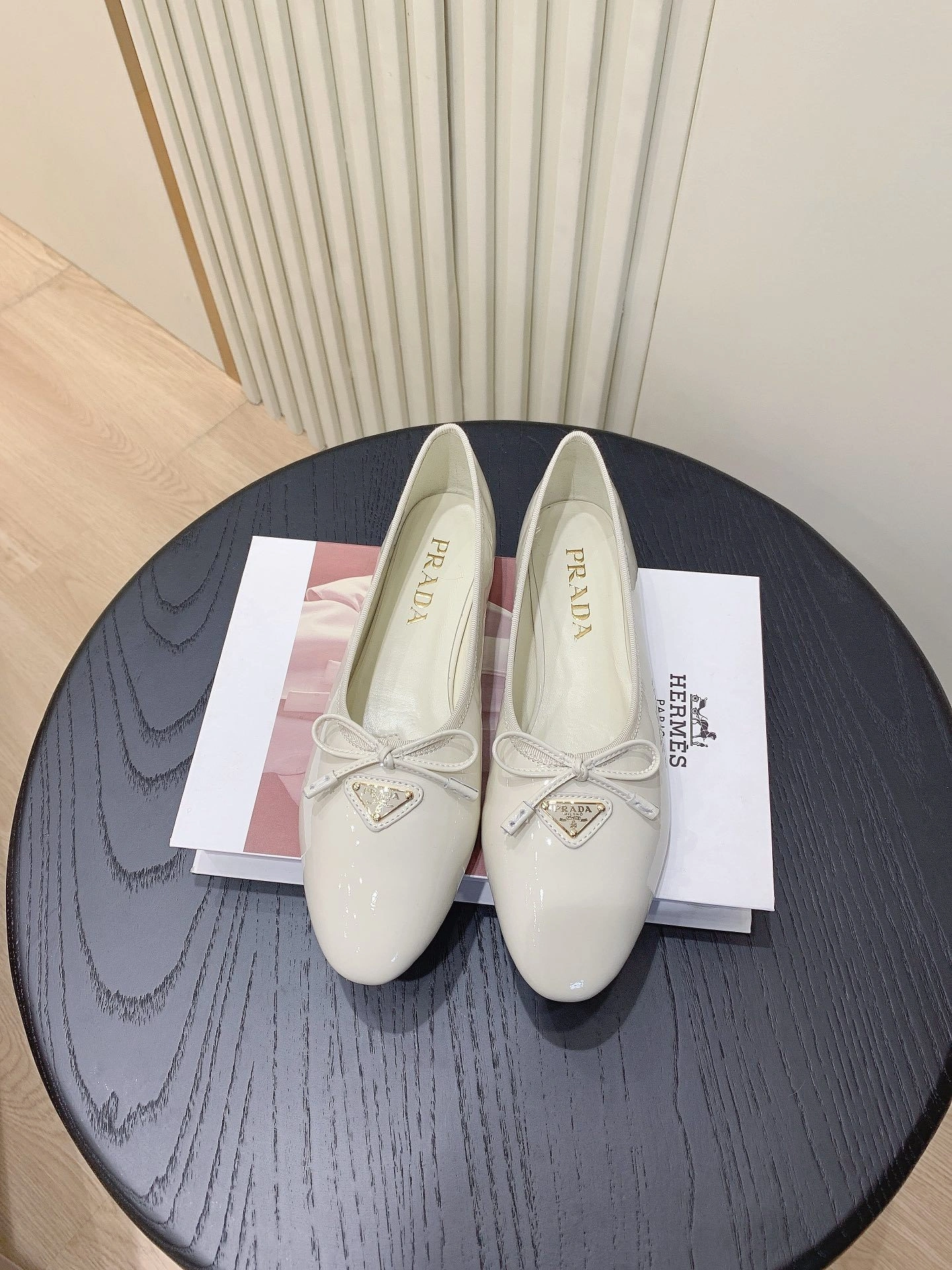 COCO-- Pr141 1F798N_H27_F0304_F_015 sheepskin item:E-X230F1226