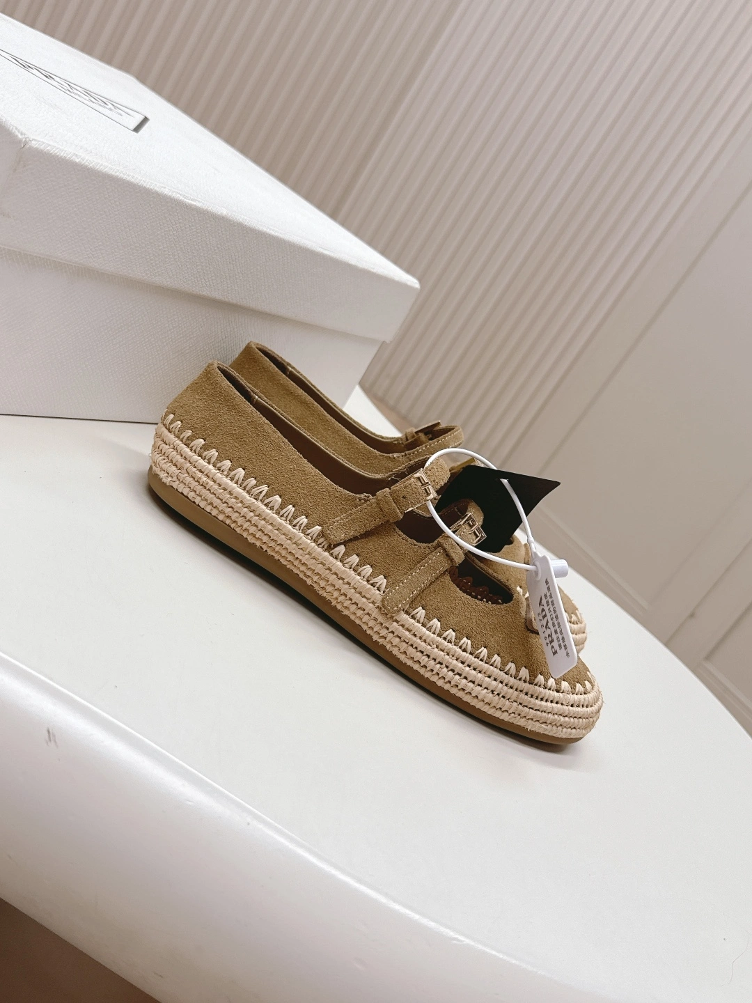 COCO-- Pr141 1F869N_008_F0379_F_005 cowhide sheepskin item:E-X002D4178