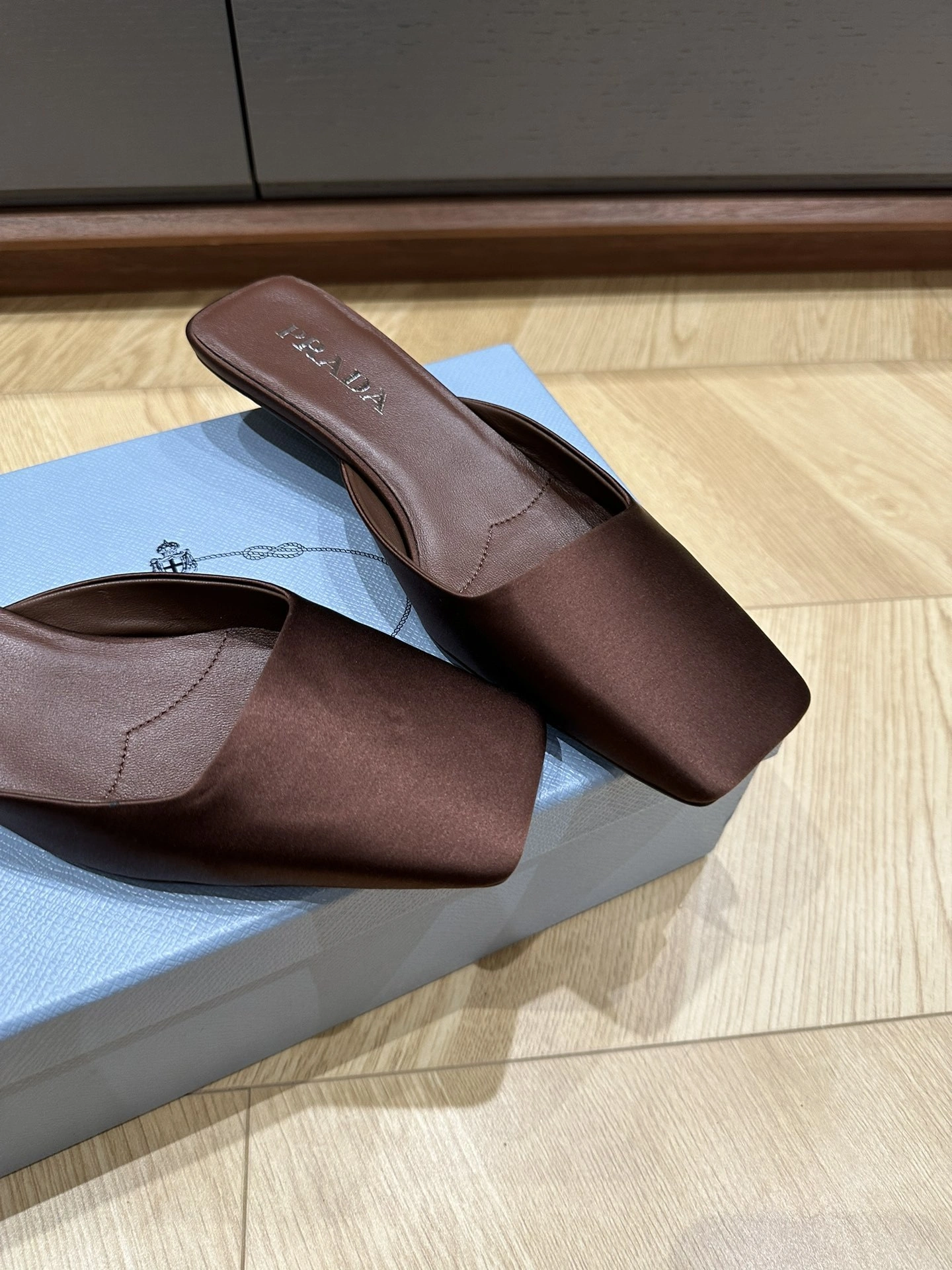 COCO-- Pr141 1I479N_049_F0005_F_A035 sheepskin item:D-X03E2723