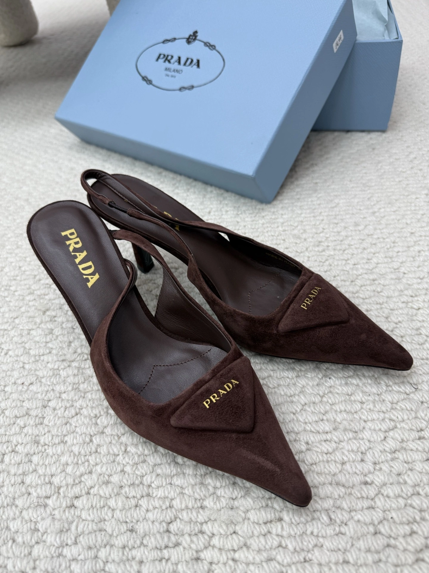 COCO-- Pr141 1I901M_008_F0003_F_DD75 sheepskin item:F-X362B0246B