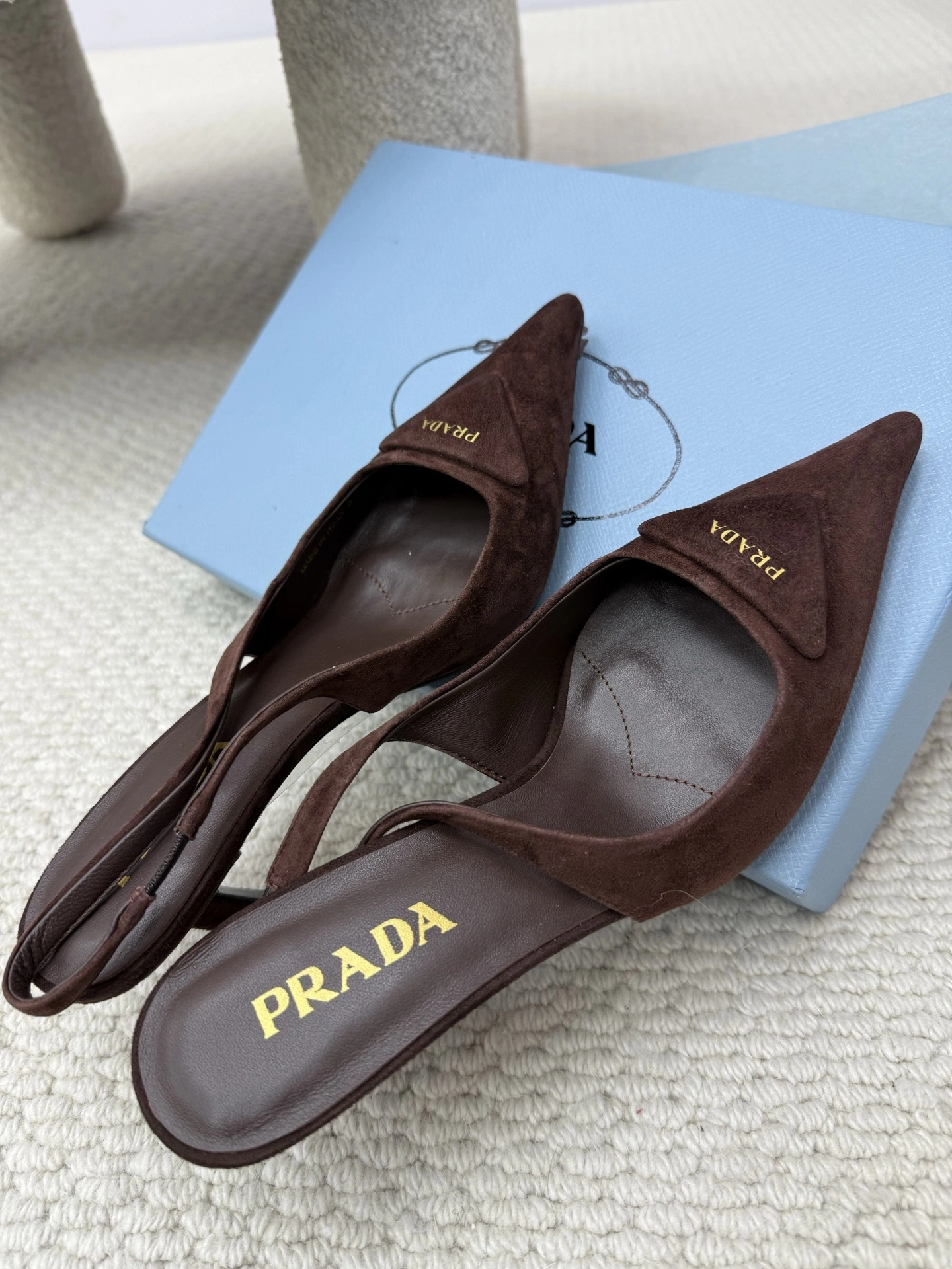 COCO-- Pr141 1I901M_008_F0003_F_DD75 sheepskin item:F-X362B0246B
