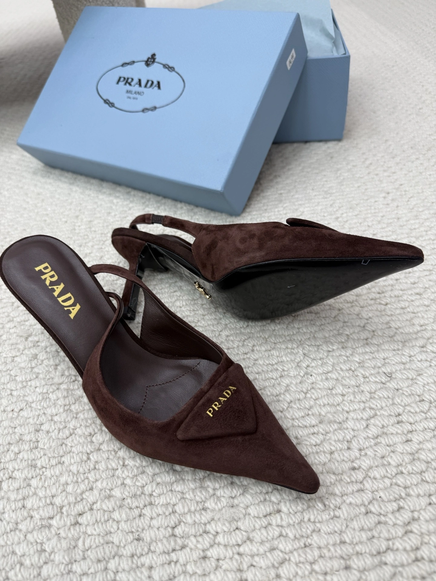 COCO-- Pr141 1I901M_008_F0003_F_DD75 sheepskin item:F-X362B0246B