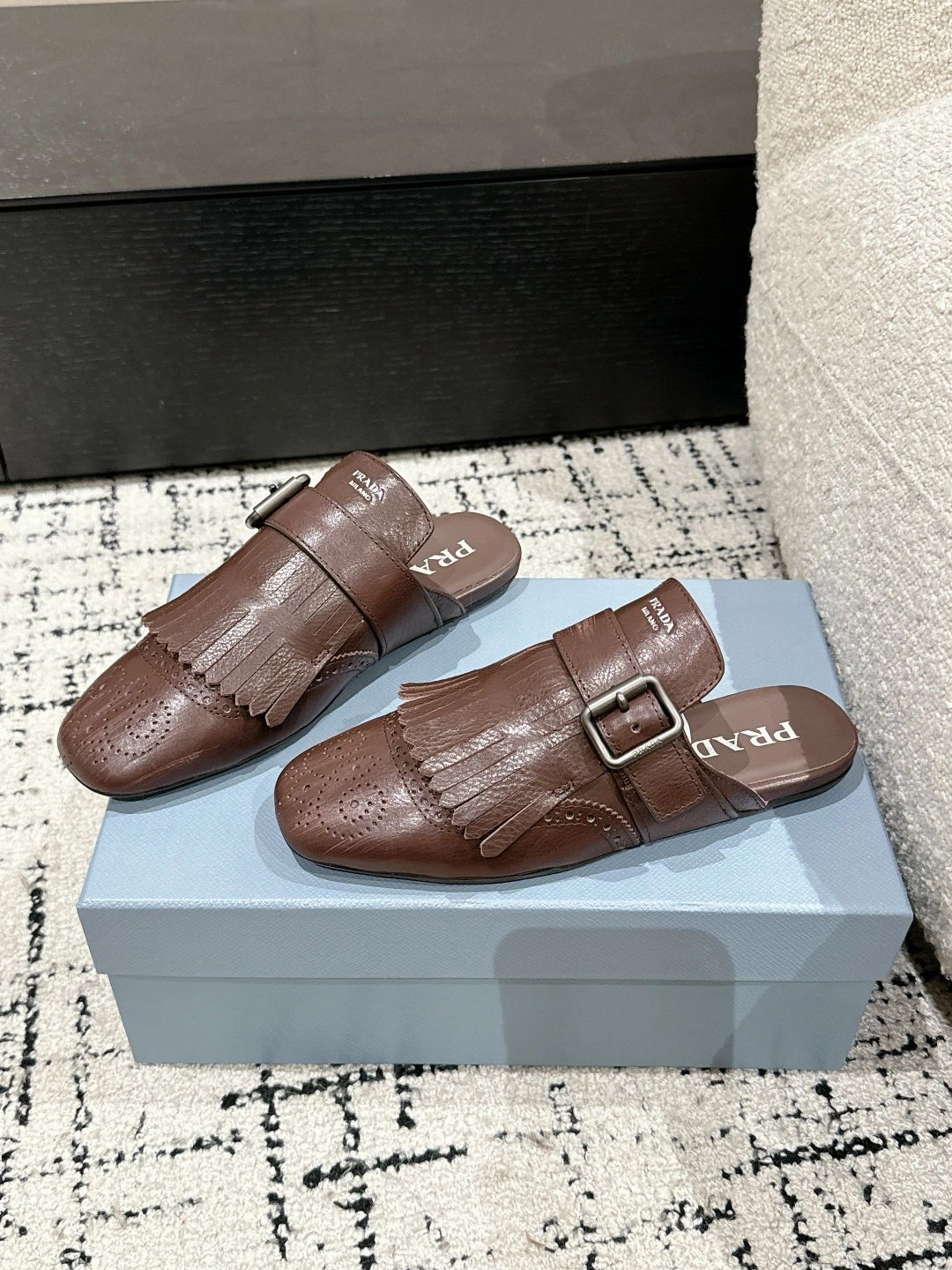 COCO-- Pr141 1S973N_070_F0046_F_A005 calfskin item：E-X000J3890