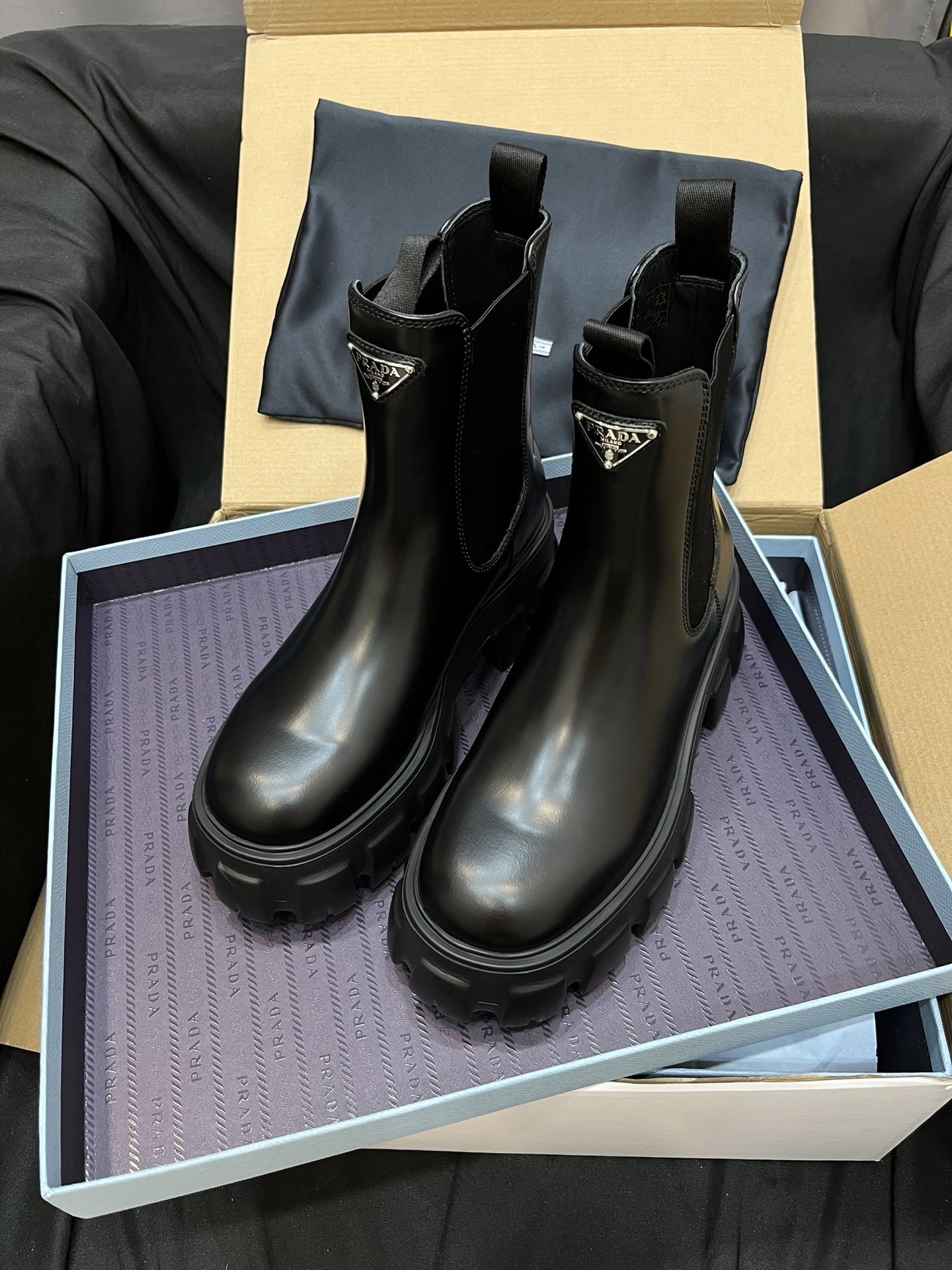 COCO-- Pr141 1T256N_B4L_F0002_F_B055 Calfskin item:D-X062L1028