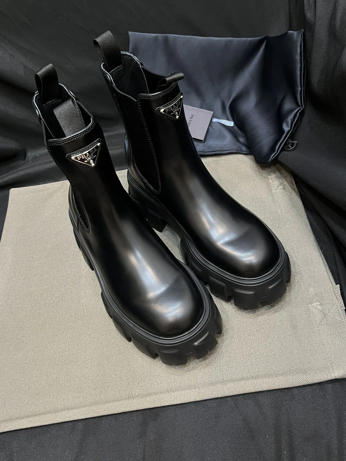 COCO-- Pr141 1T256N_B4L_F0002_F_B055 Calfskin item:D-X062L1028