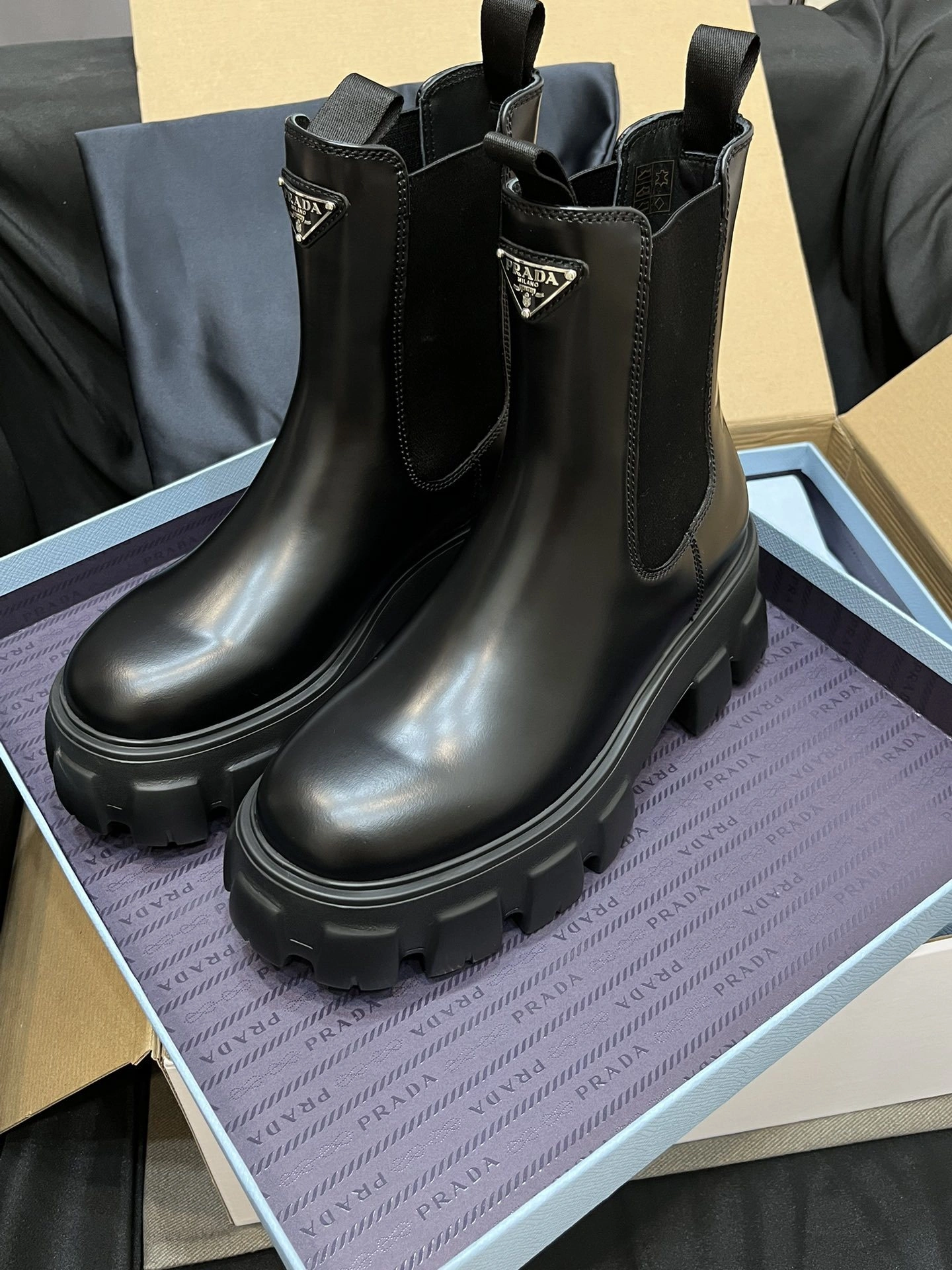 COCO-- Pr141 1T256N_B4L_F0002_F_B055 Calfskin item:D-X062L1028