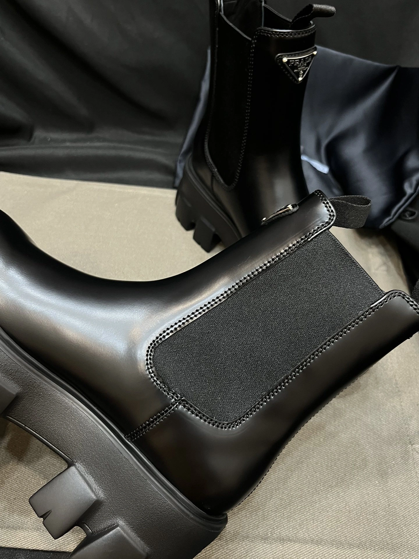 COCO-- Pr141 1T256N_B4L_F0002_F_B055 Calfskin item:D-X062L1028