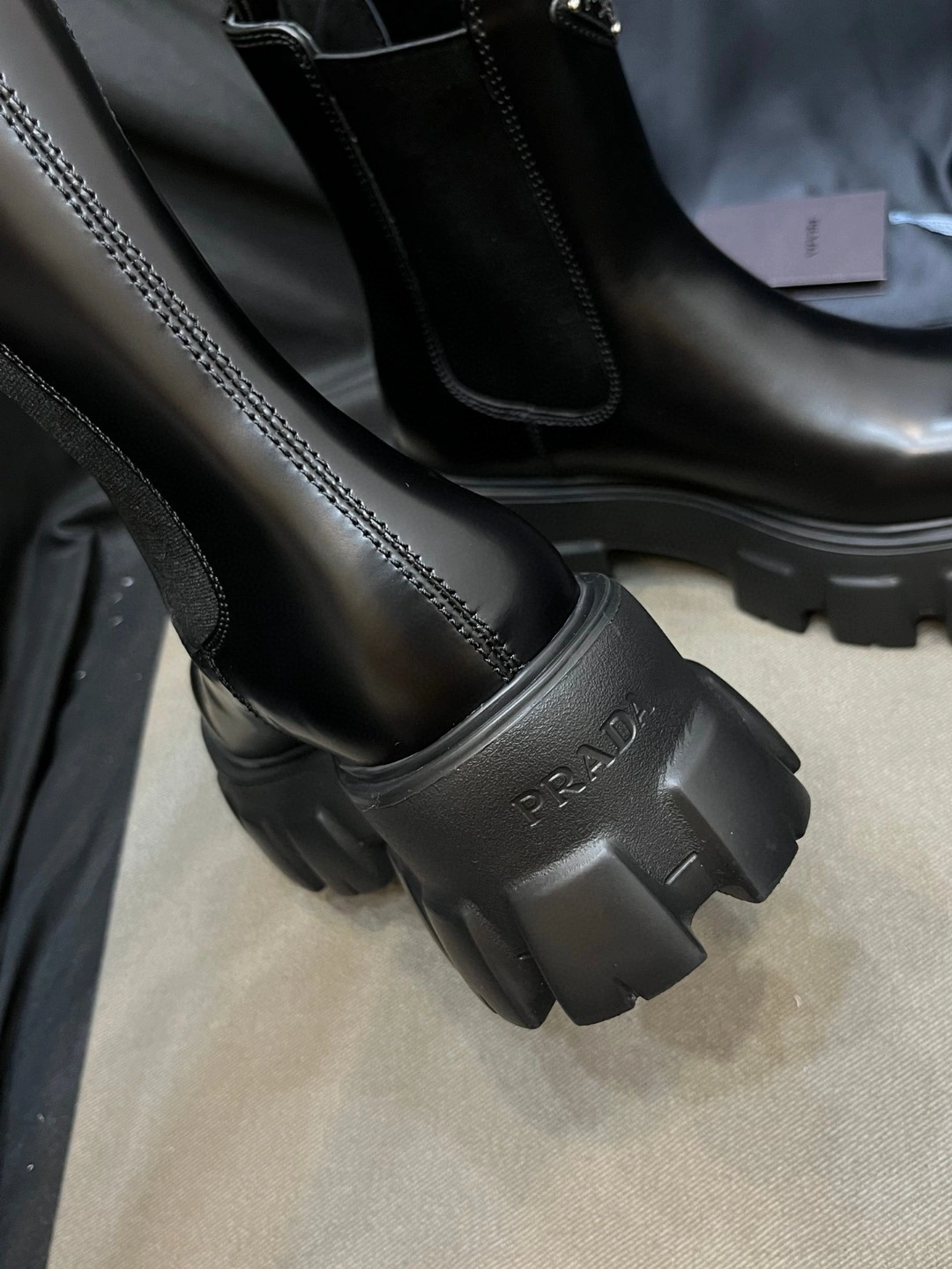 COCO-- Pr141 1T256N_B4L_F0002_F_B055 Calfskin item:D-X062L1028