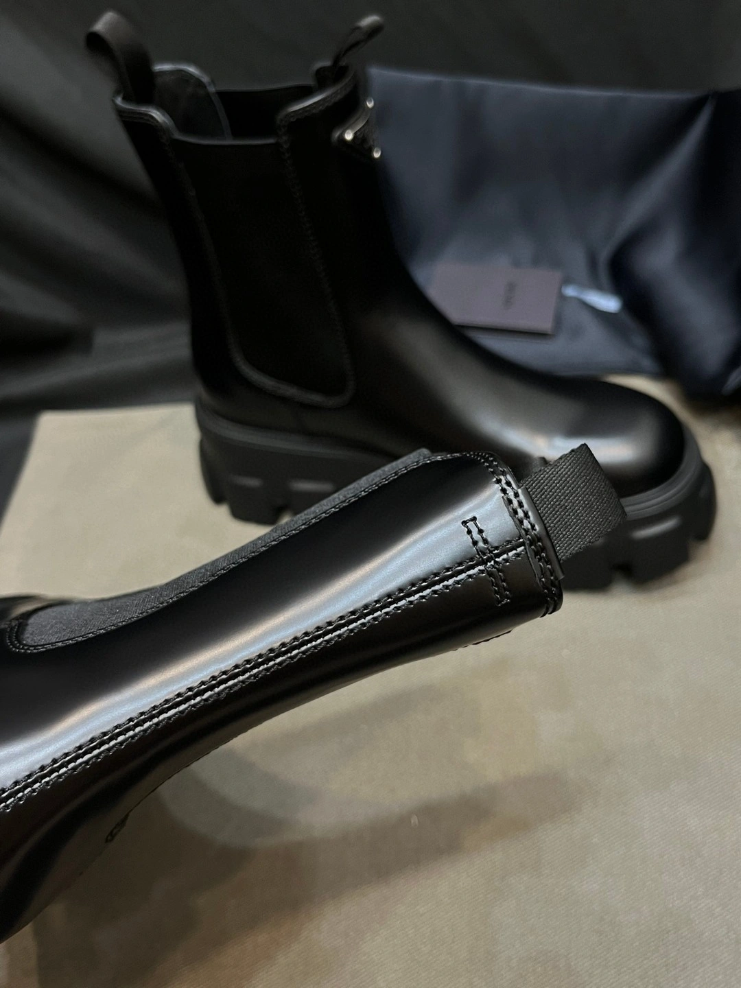 COCO-- Pr141 1T256N_B4L_F0002_F_B055 Calfskin item:D-X062L1028