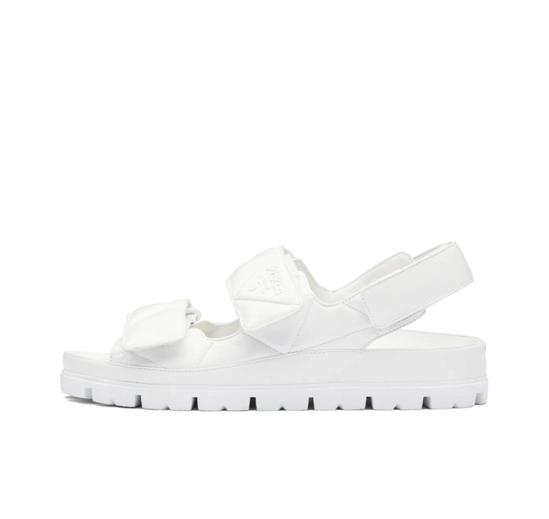 COCO-- Pr141 1X721M_038_F0009_F_020 sheepskin item:D-X03E2178