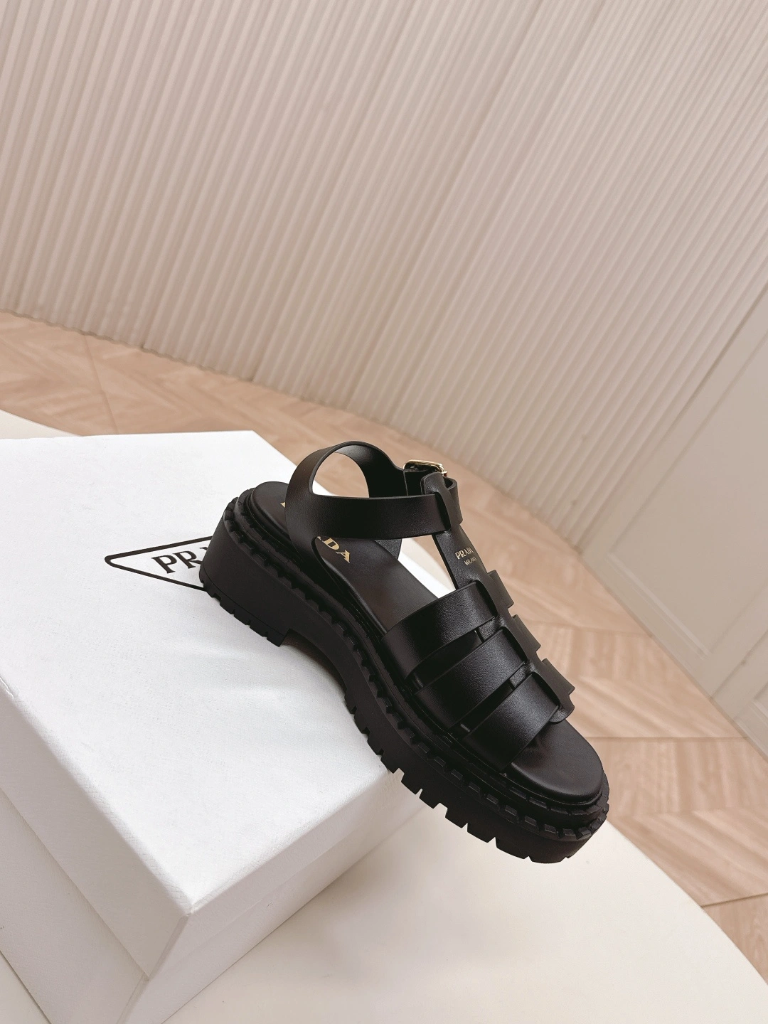 COCO-- Pr141 1X923N_7V6_F_A055black cowhide item:F-X362B0236B