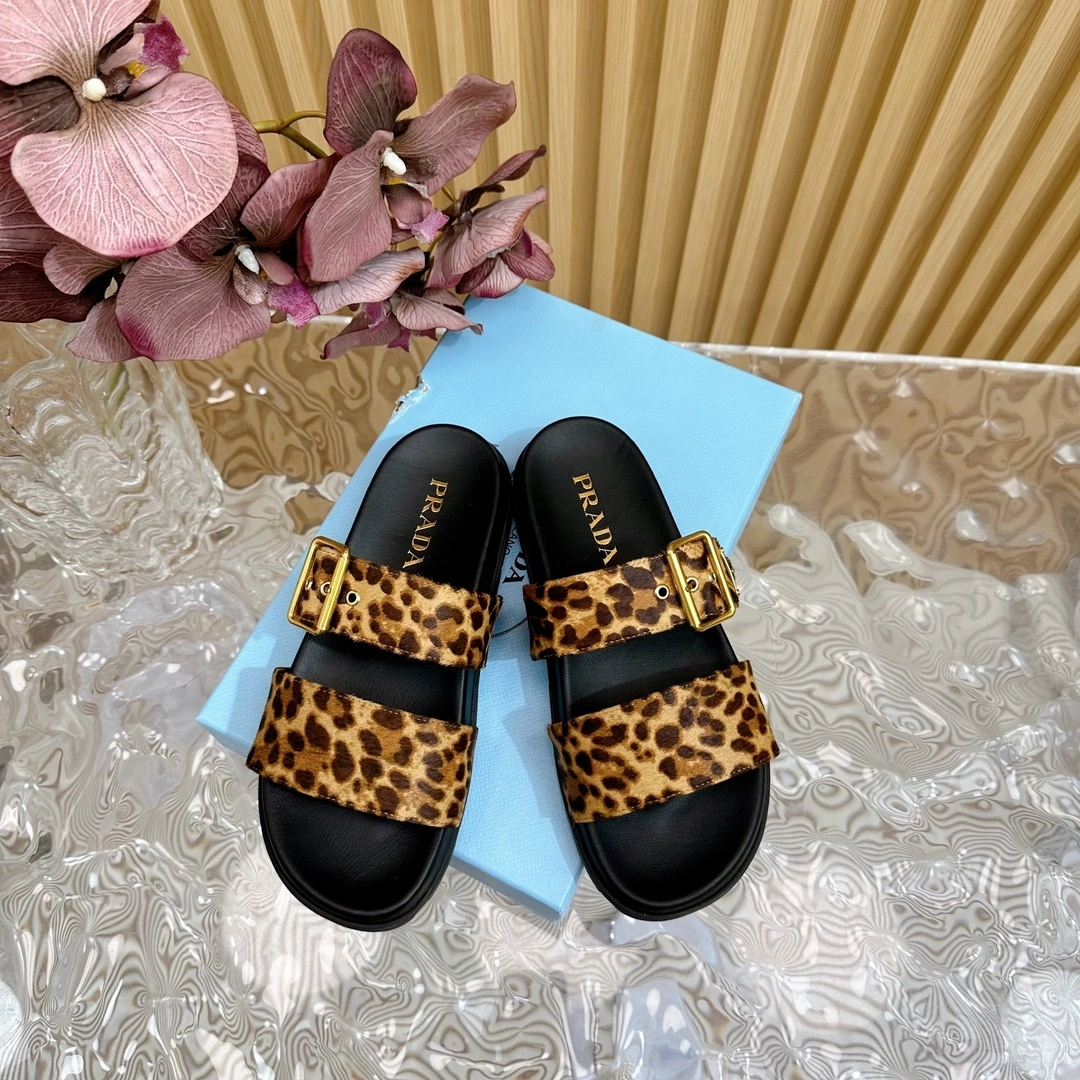 COCO-- Pr141 1XX715_XRY_F0151_F_D010 sheepskin item:D-X158H2836