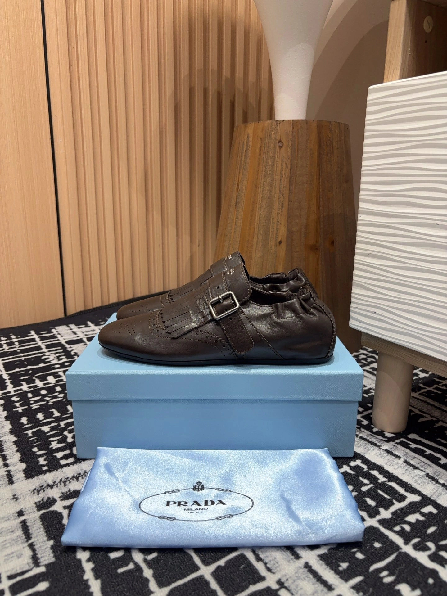 COCO-- Pr141 2EG473_7V6_F0192_F_G001 Calfskin sheepskin item:E-X158D0221