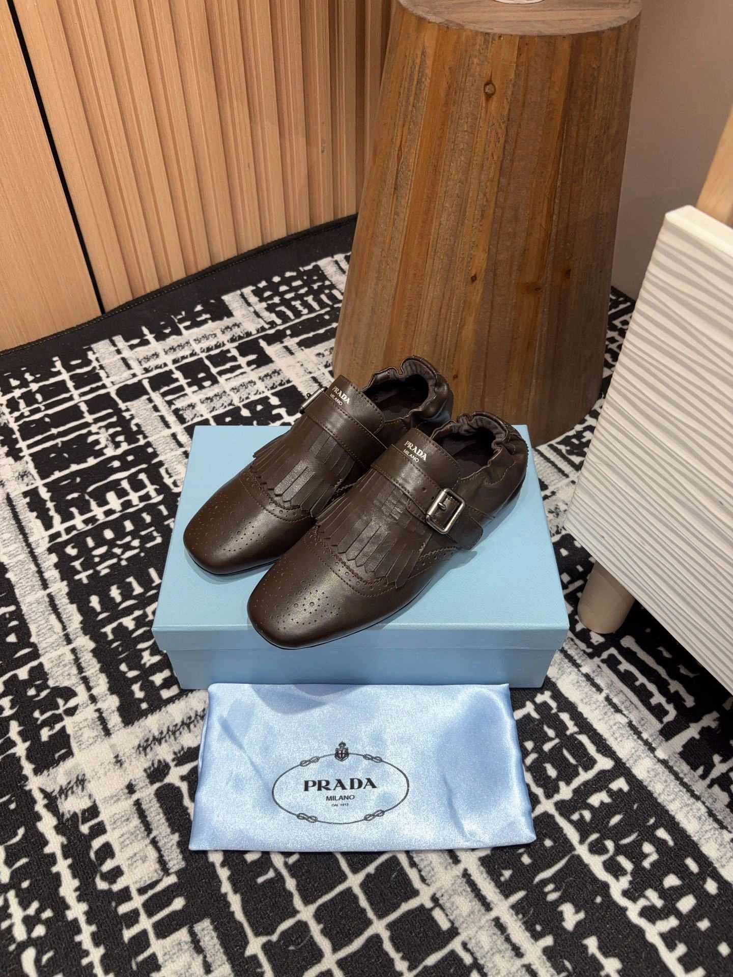COCO-- Pr141 2EG473_7V6_F0192_F_G001 Calfskin sheepskin item:E-X158D0221
