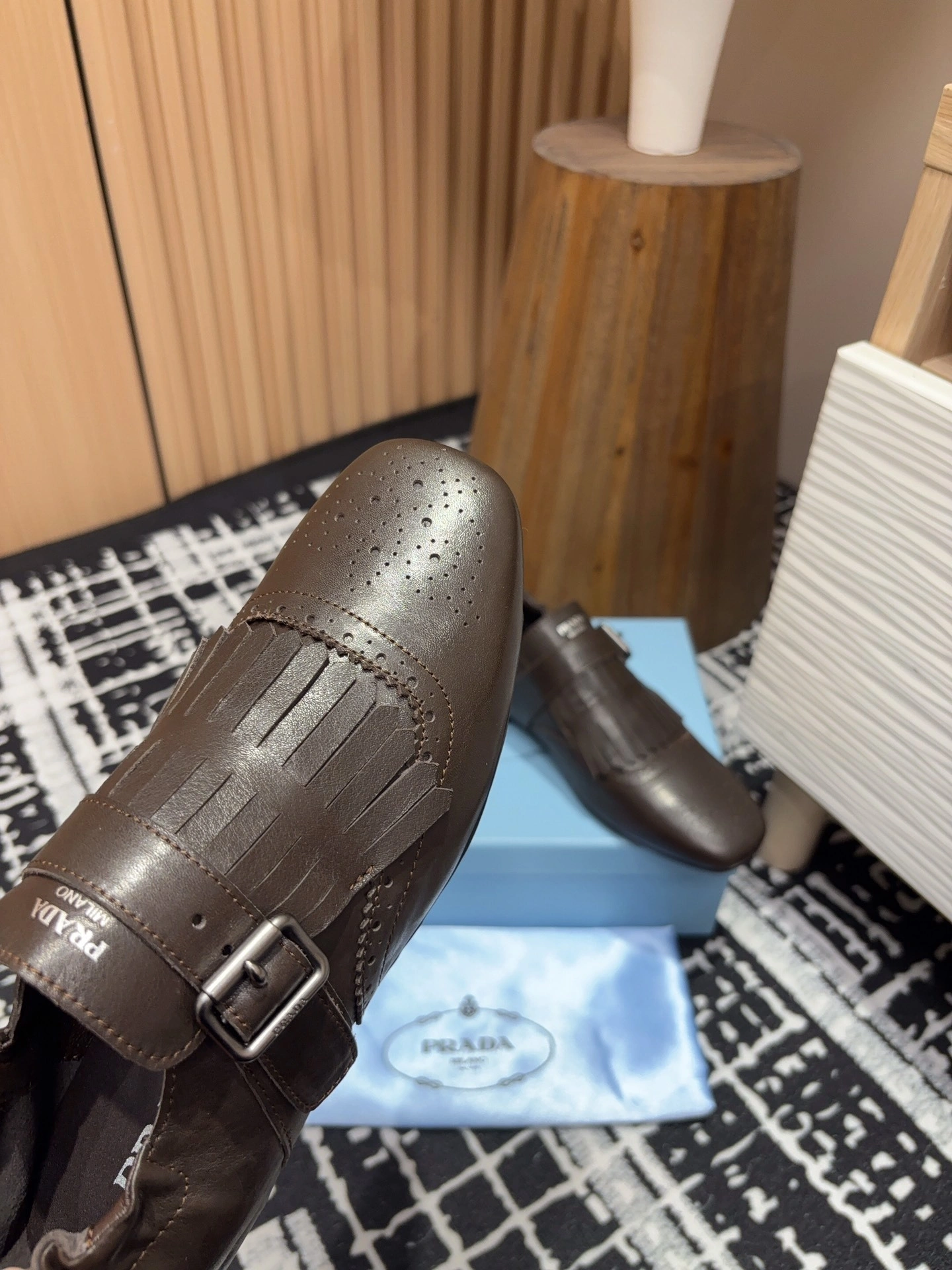 COCO-- Pr141 2EG473_7V6_F0192_F_G001 Calfskin sheepskin item:E-X158D0221
