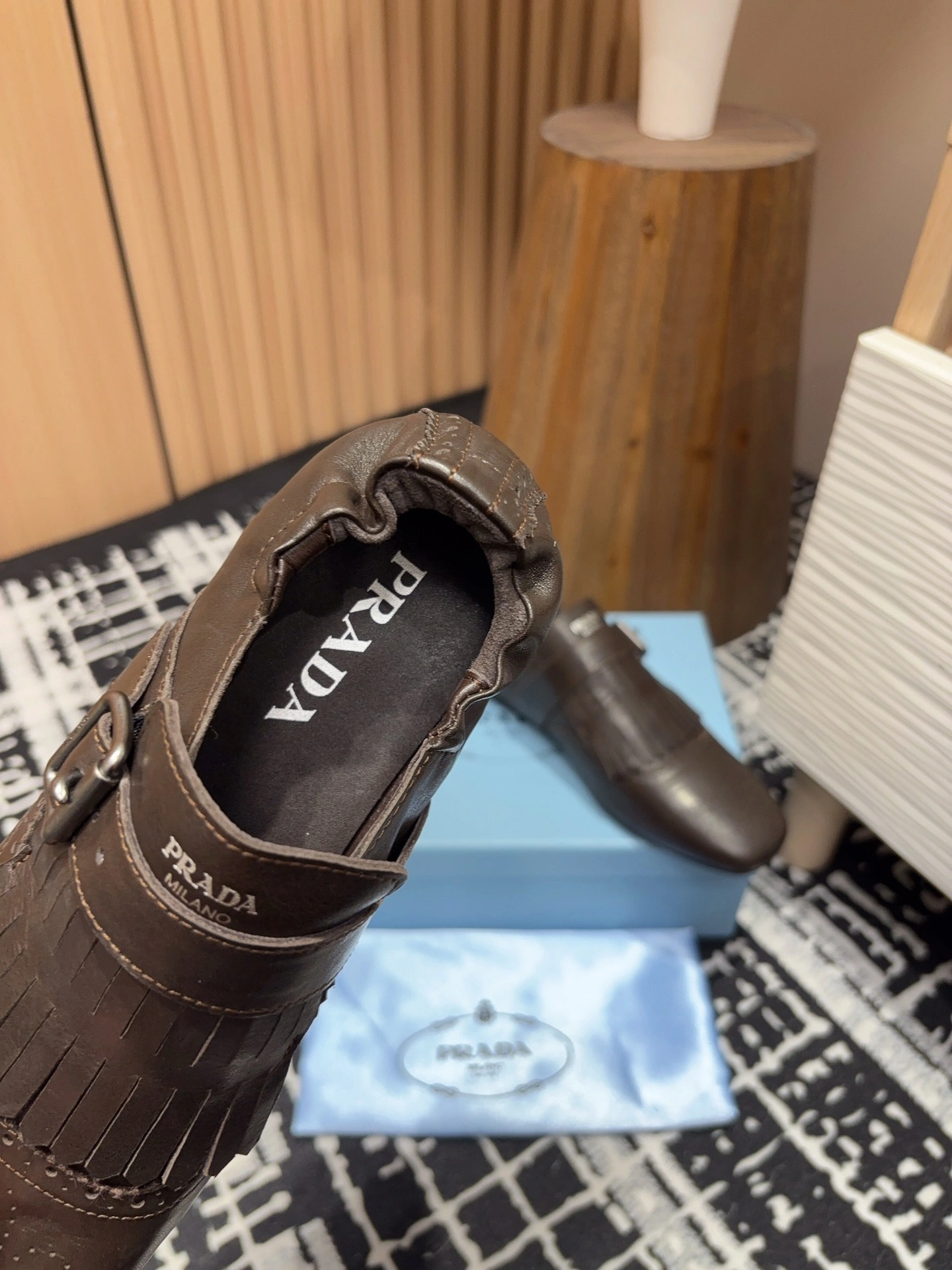 COCO-- Pr141 2EG473_7V6_F0192_F_G001 Calfskin sheepskin item:E-X158D0221