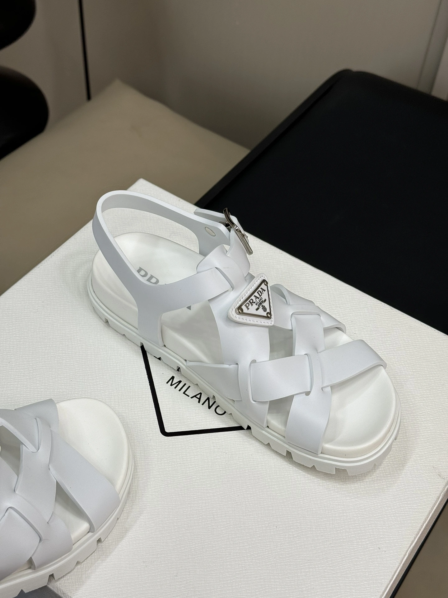COCO-- Pr141 2X3118_3LKK_F0437 item:E-X047D0210